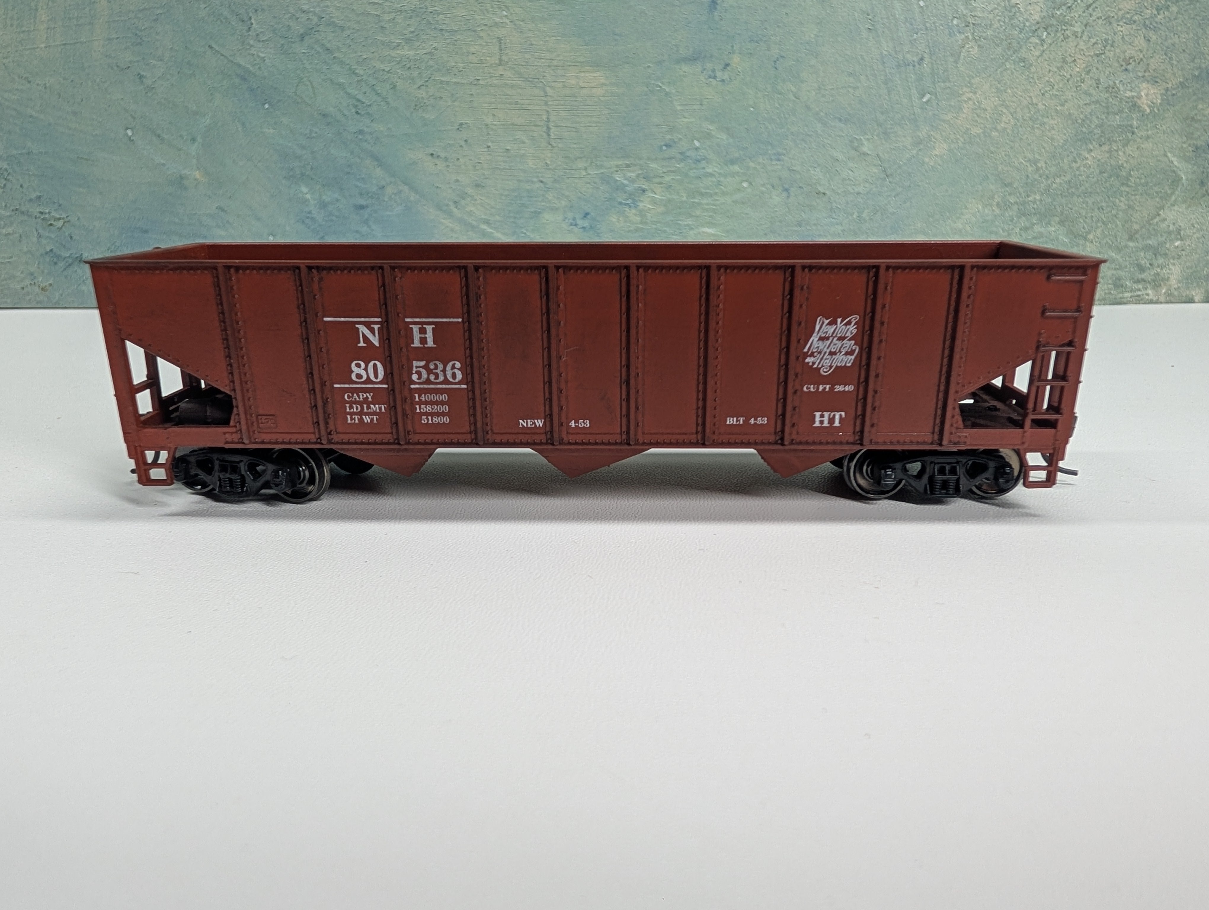 USED Roundhouse HO Scale 3-Bay Hopper New Haven NH #80536 Metal Wheels, Weathered