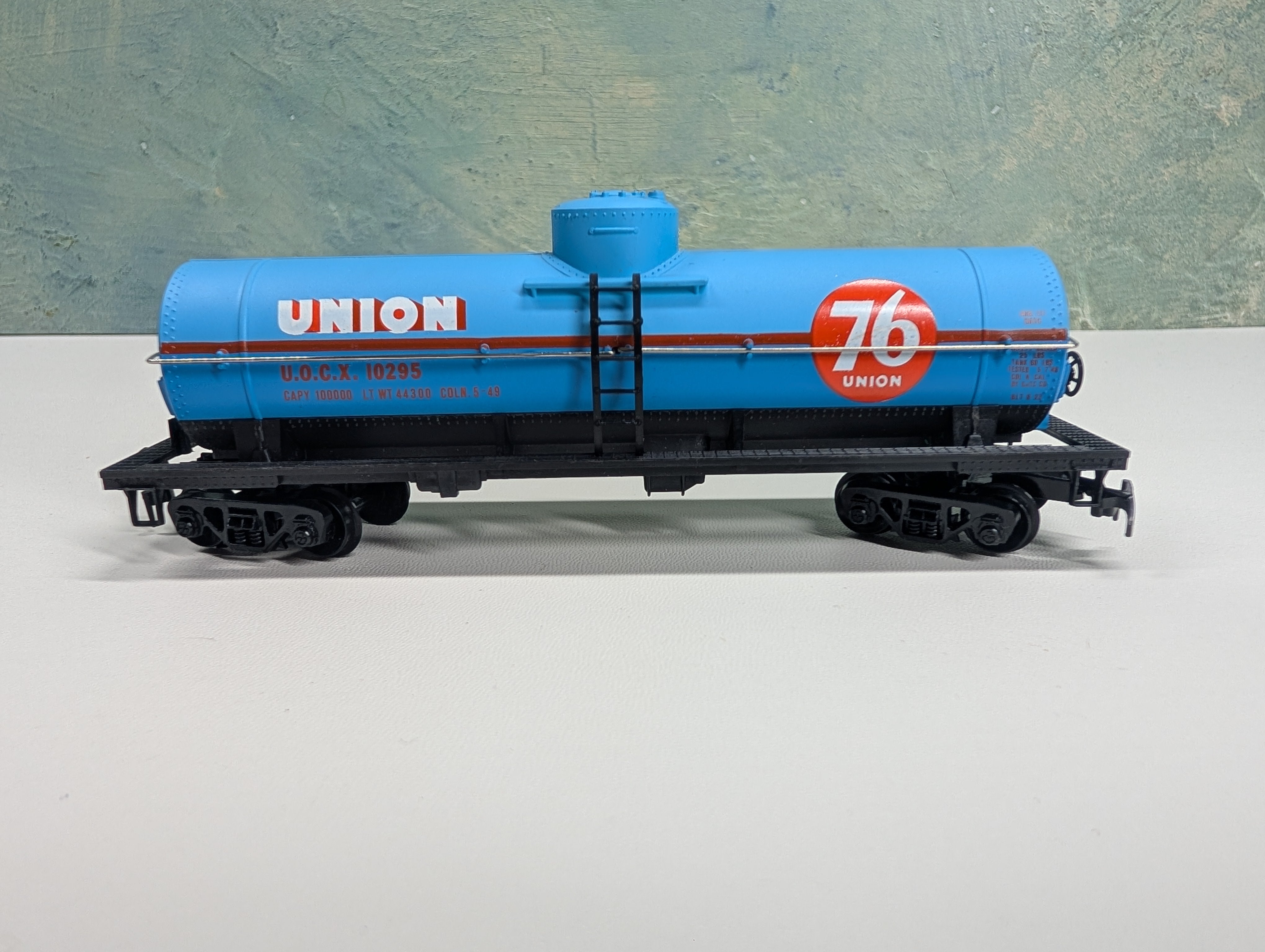 USED Pemco #3401-023 HO Scale Single Dome Tank Car Union 76 UOCX #10295
