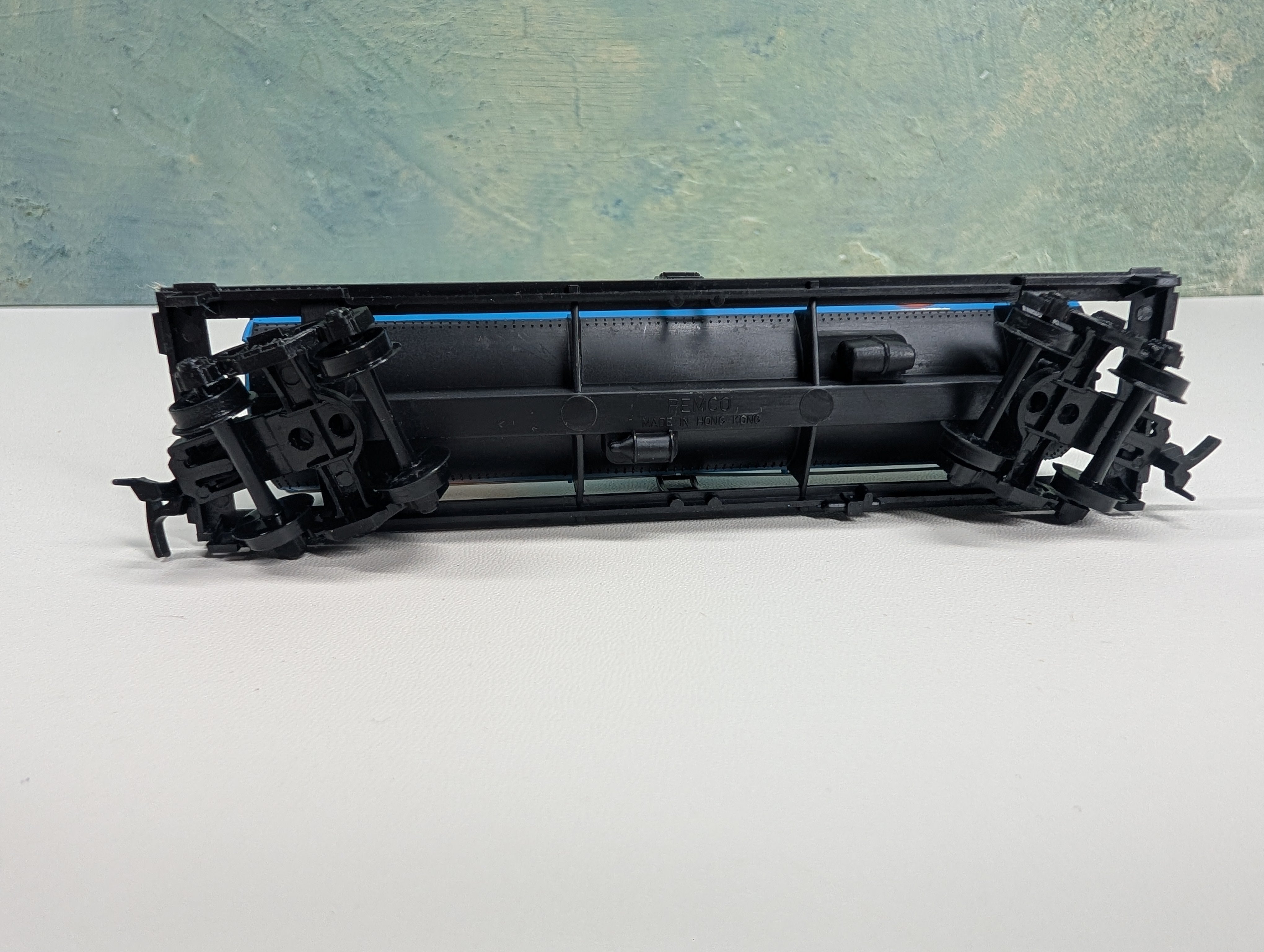 USED Pemco #3401-023 HO Scale Single Dome Tank Car Union 76 UOCX #10295