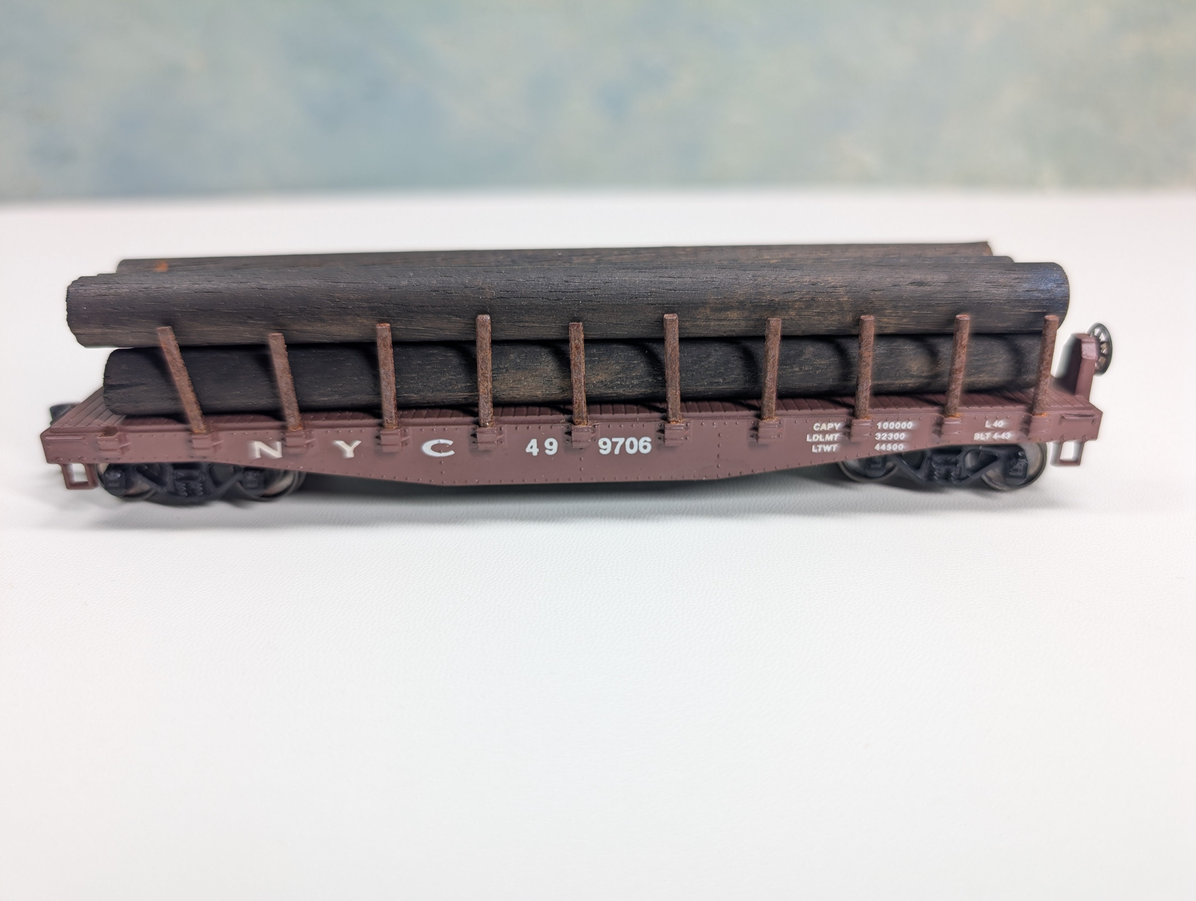 USED Athearn HO Scale Stake Flat Car w/ Lumber New York Central NYC #499706 Metal Wheels
