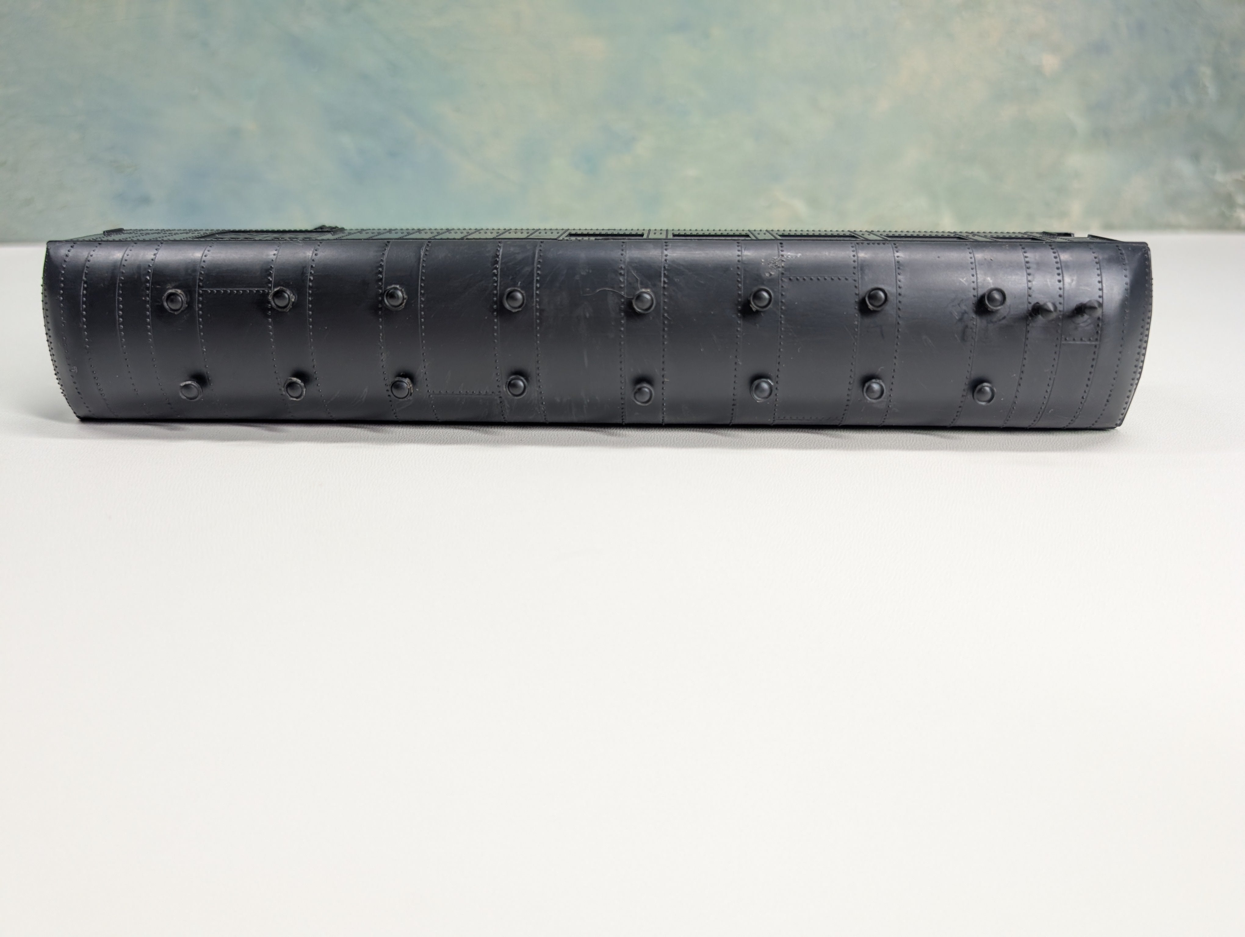 USED Roundhouse HO Scale Harriman Style Combination Passenger Car Black Undecorated