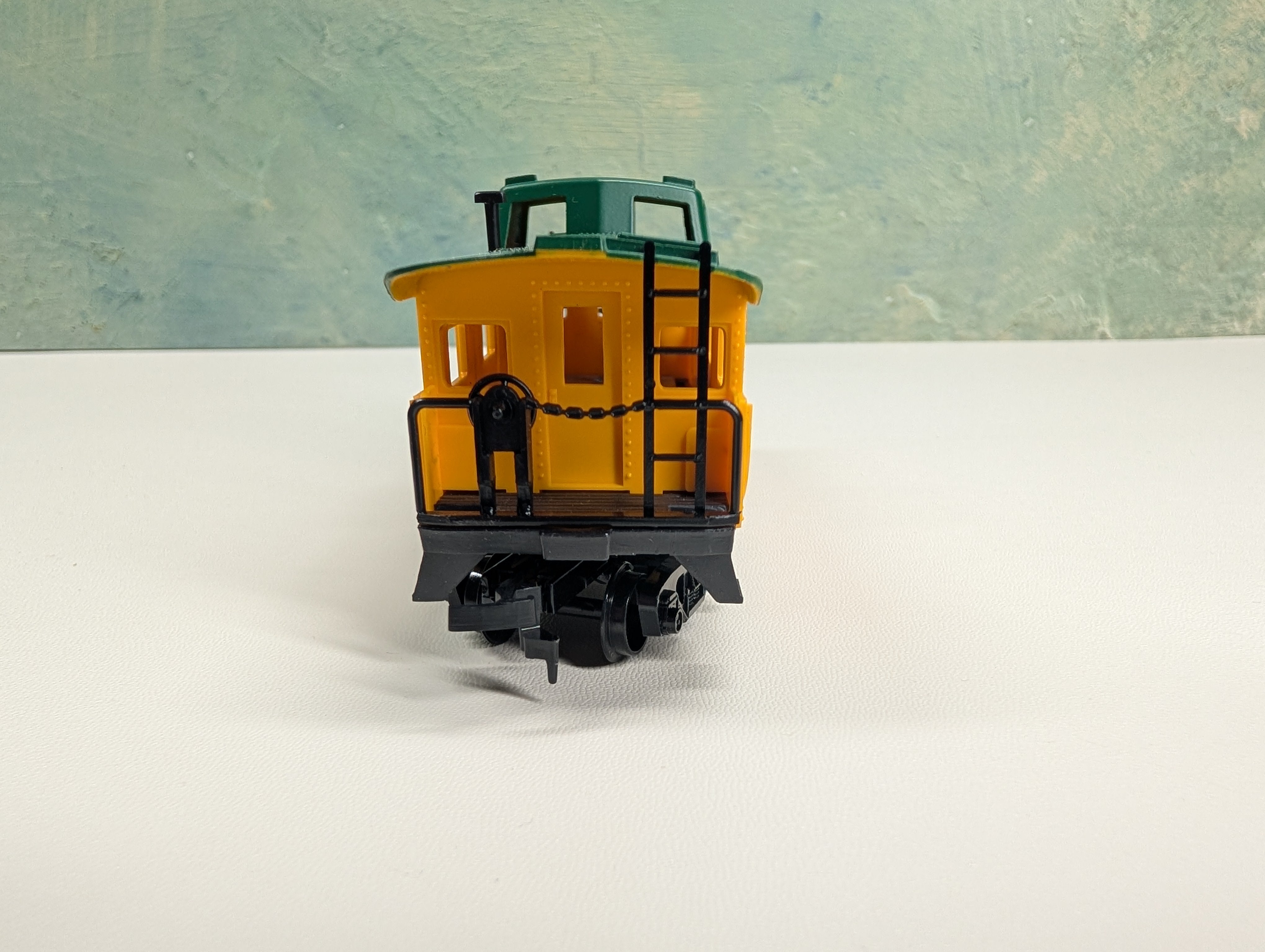 USED IHC HO Scale Caboose Chicago & North Western CNW #11052