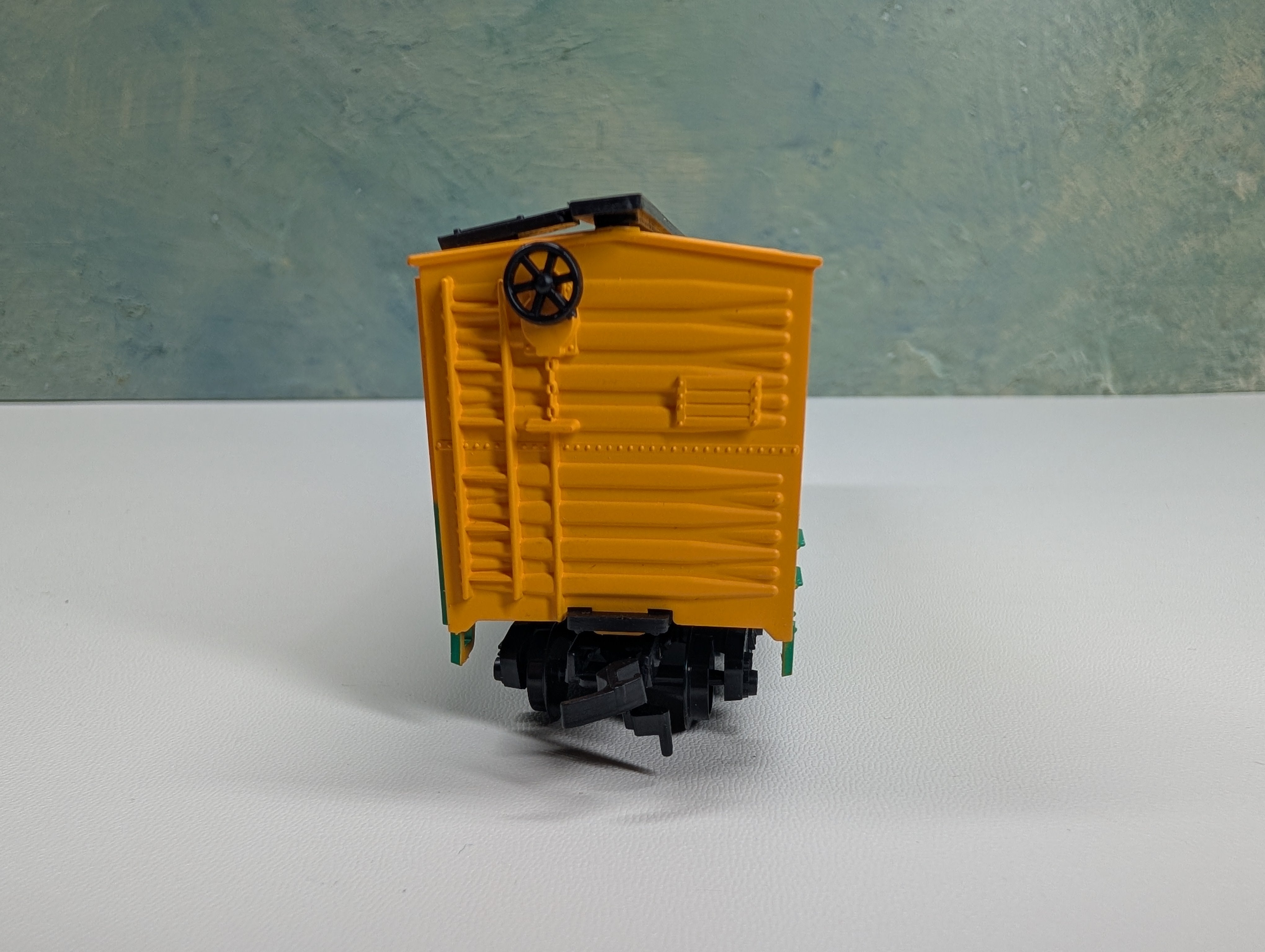 USED IHC HO Scale Wood Box Car Rutland #100