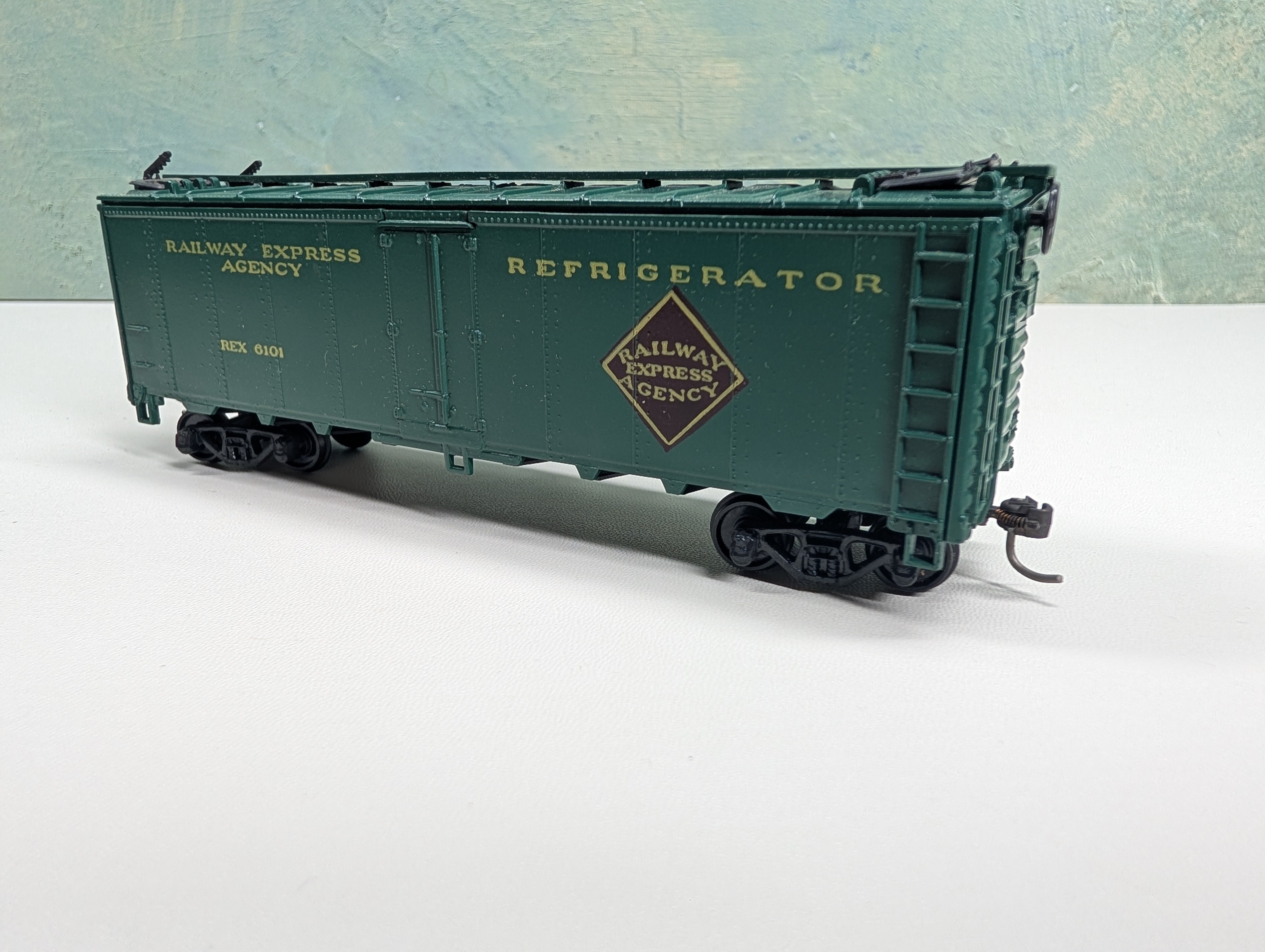 USED Athearn HO Scale 40' Reefer Railway Express Agency REX #6101