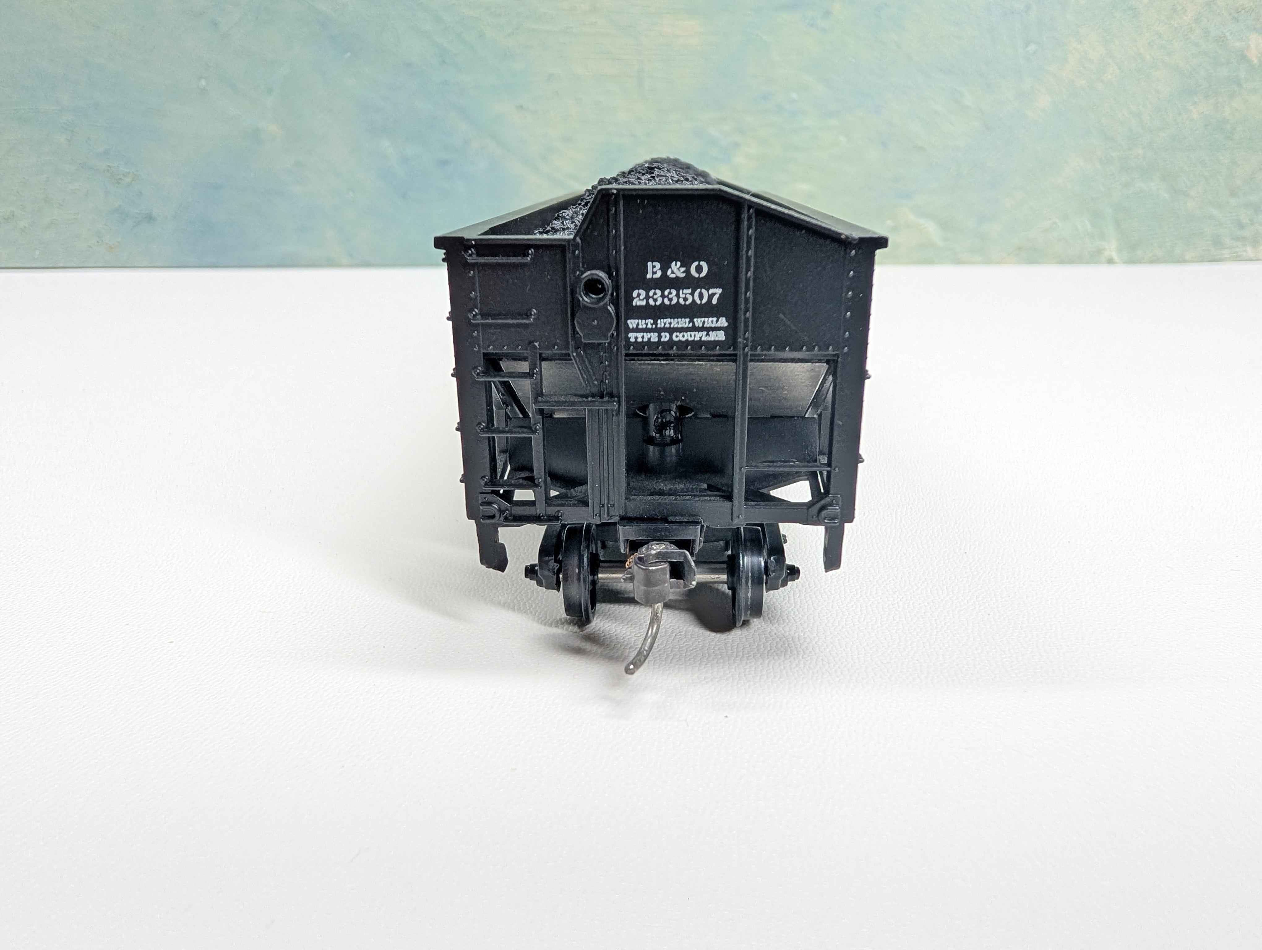 USED Athearn HO Scale 2 Bay Hopper w/ Coal Load Baltimore and Ohio B&O #233507