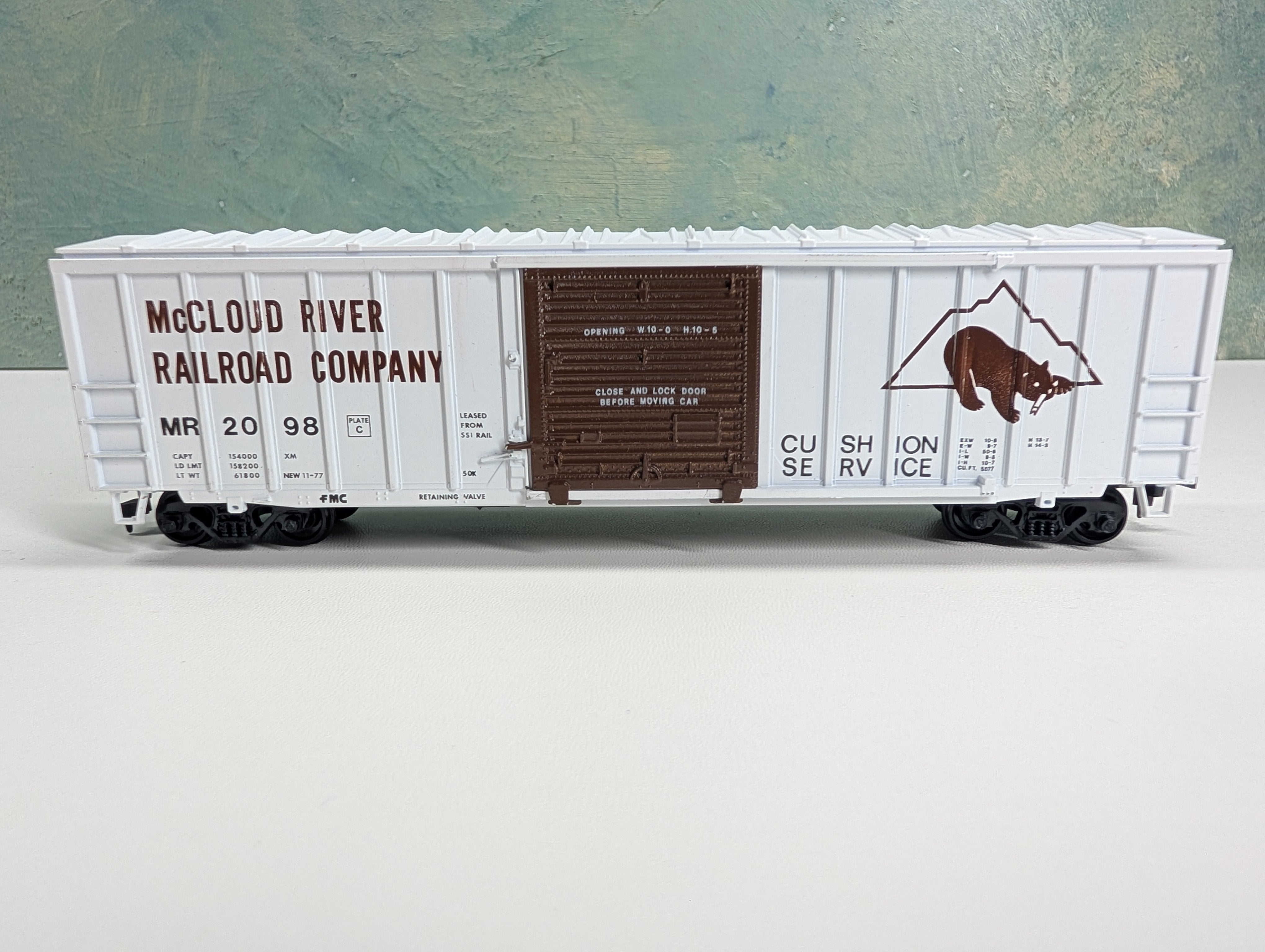 USED Athearn HO Scale 50' Box Car McCloud River Railroad MR #2098 Bev-Bel