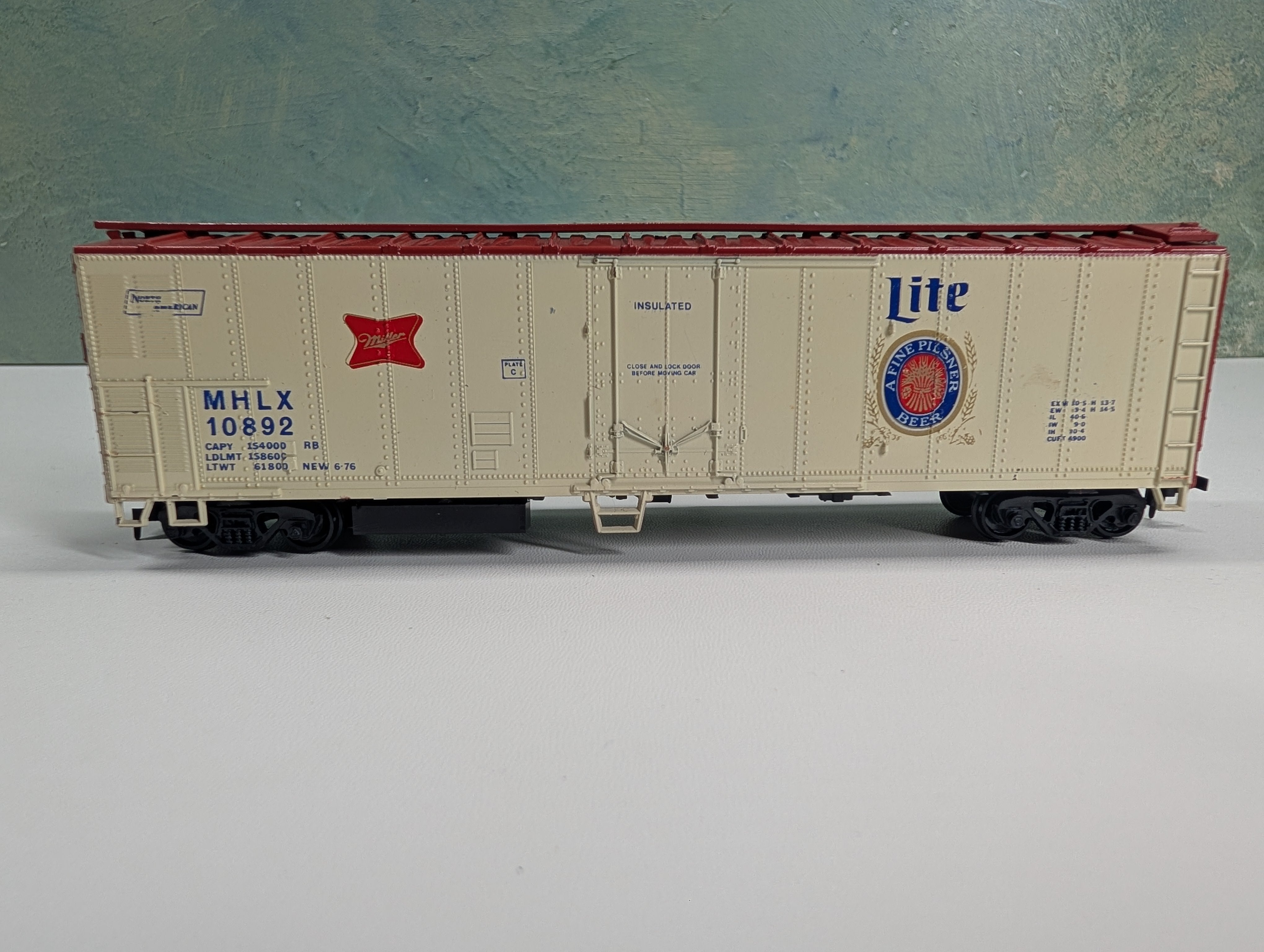 USED Athearn HO Scale 50' Billboard Beer Car Miller Lite MHLX #10892