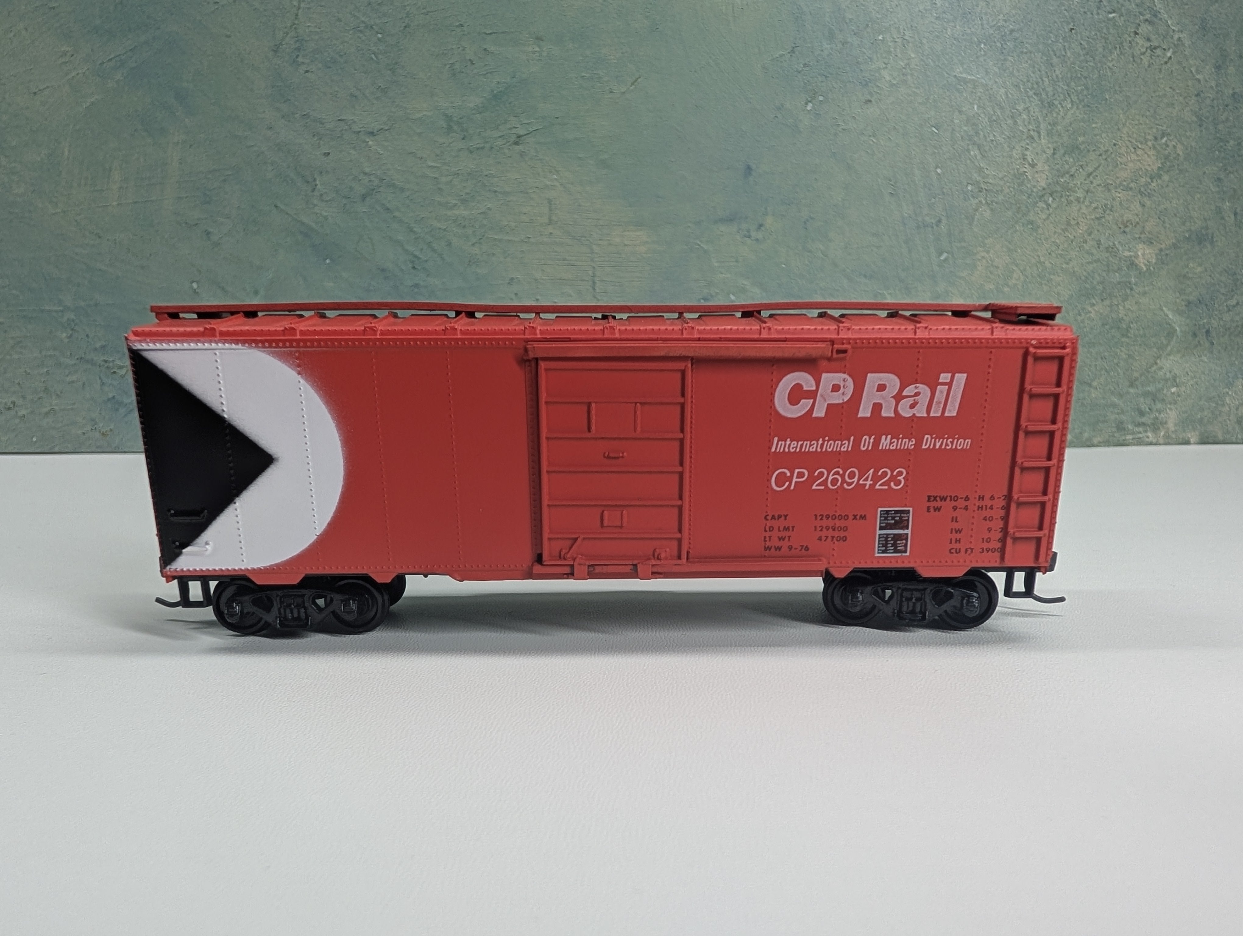 USED Roundhouse HO Scale 40' Box Car CP Rail #269423