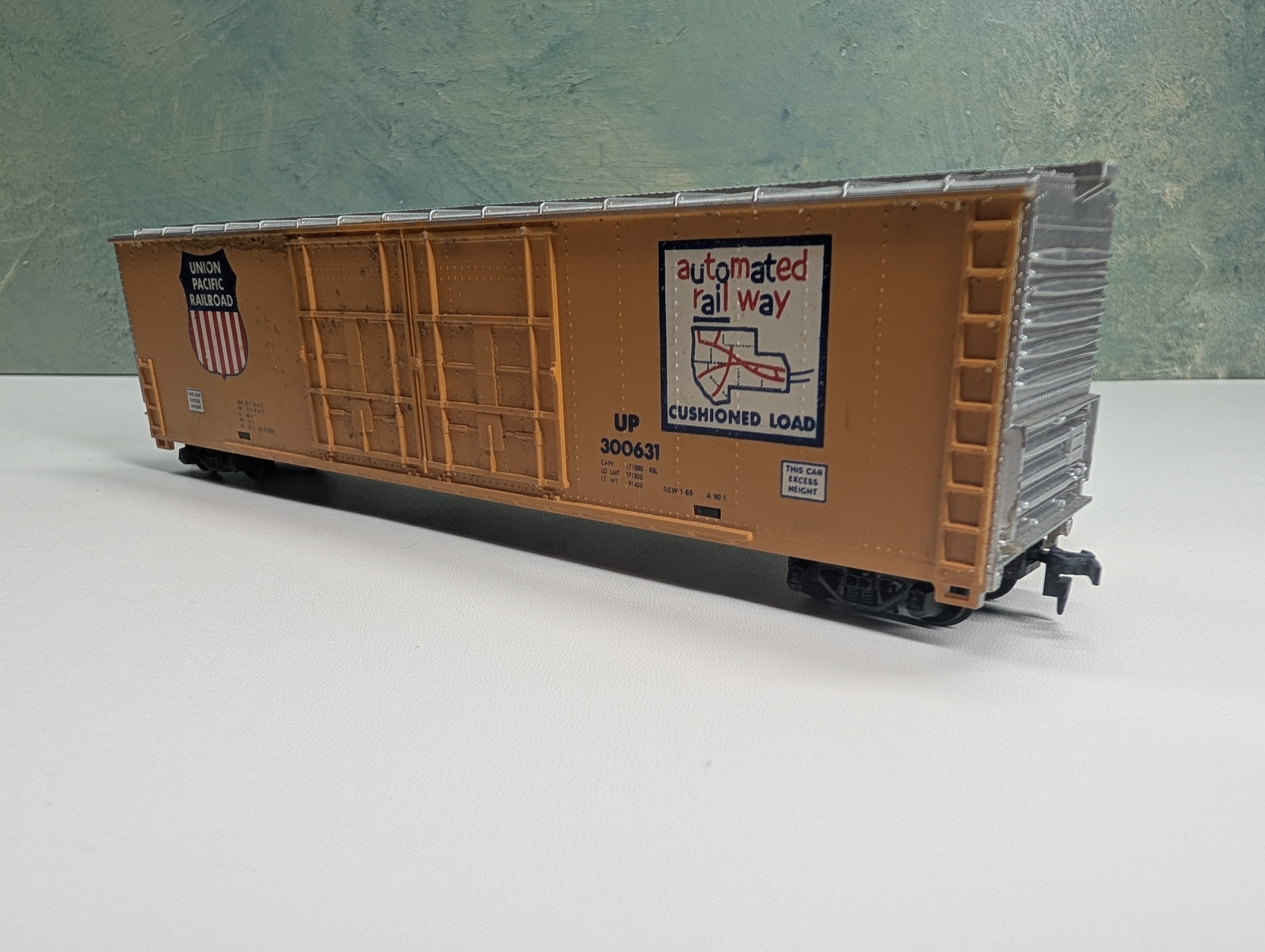 USED Tyco HO Scale 60' HI-Cube Box Car Union Pacific UP #300631