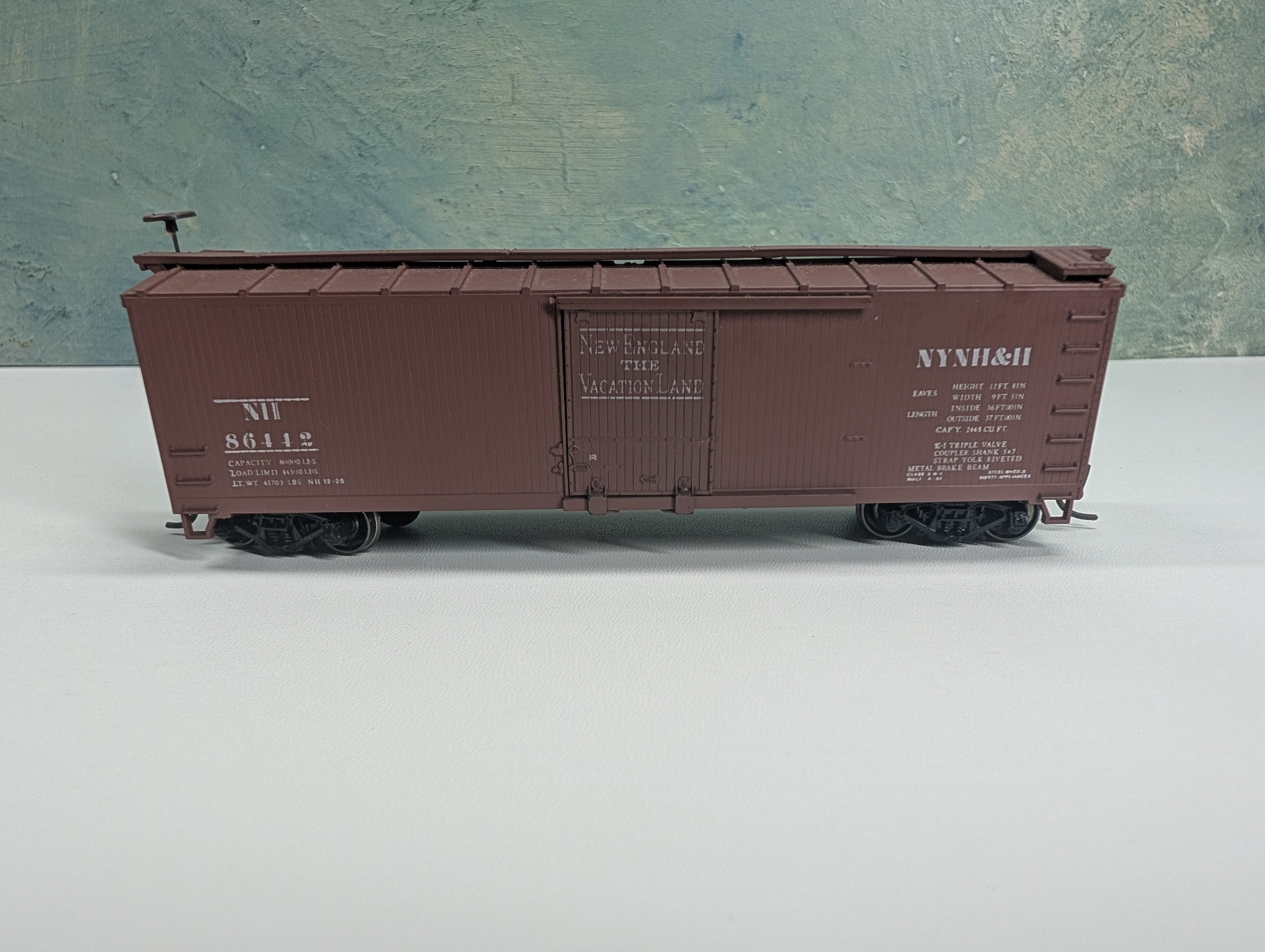 USED TRAIN MINIATURE HO Scale Wood Box Car NYNH&H NH #86442 Metal Wheels