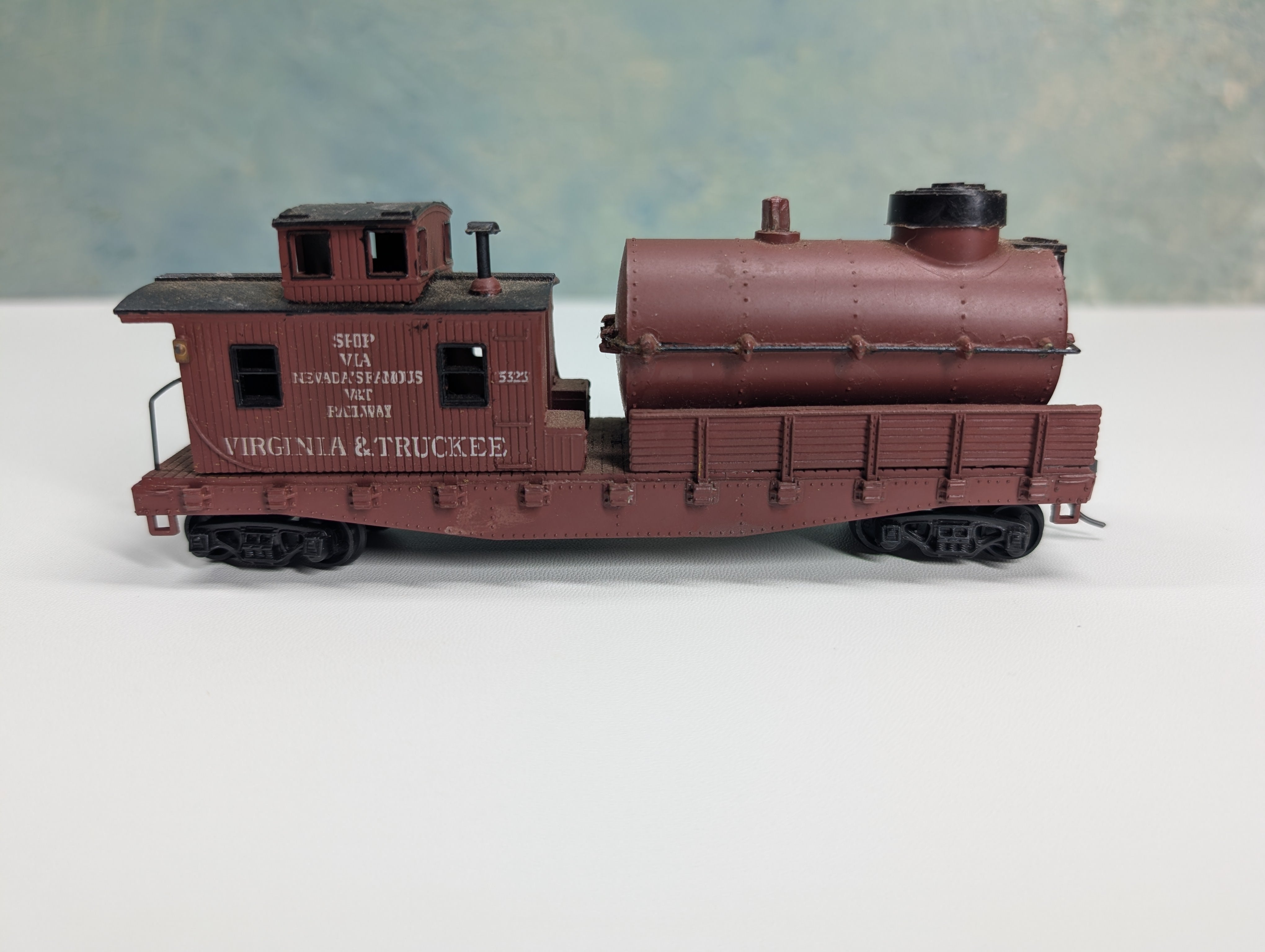 USED HO Scale Track Cleaning Tank Car Virginia and Truckee V&T #5232
