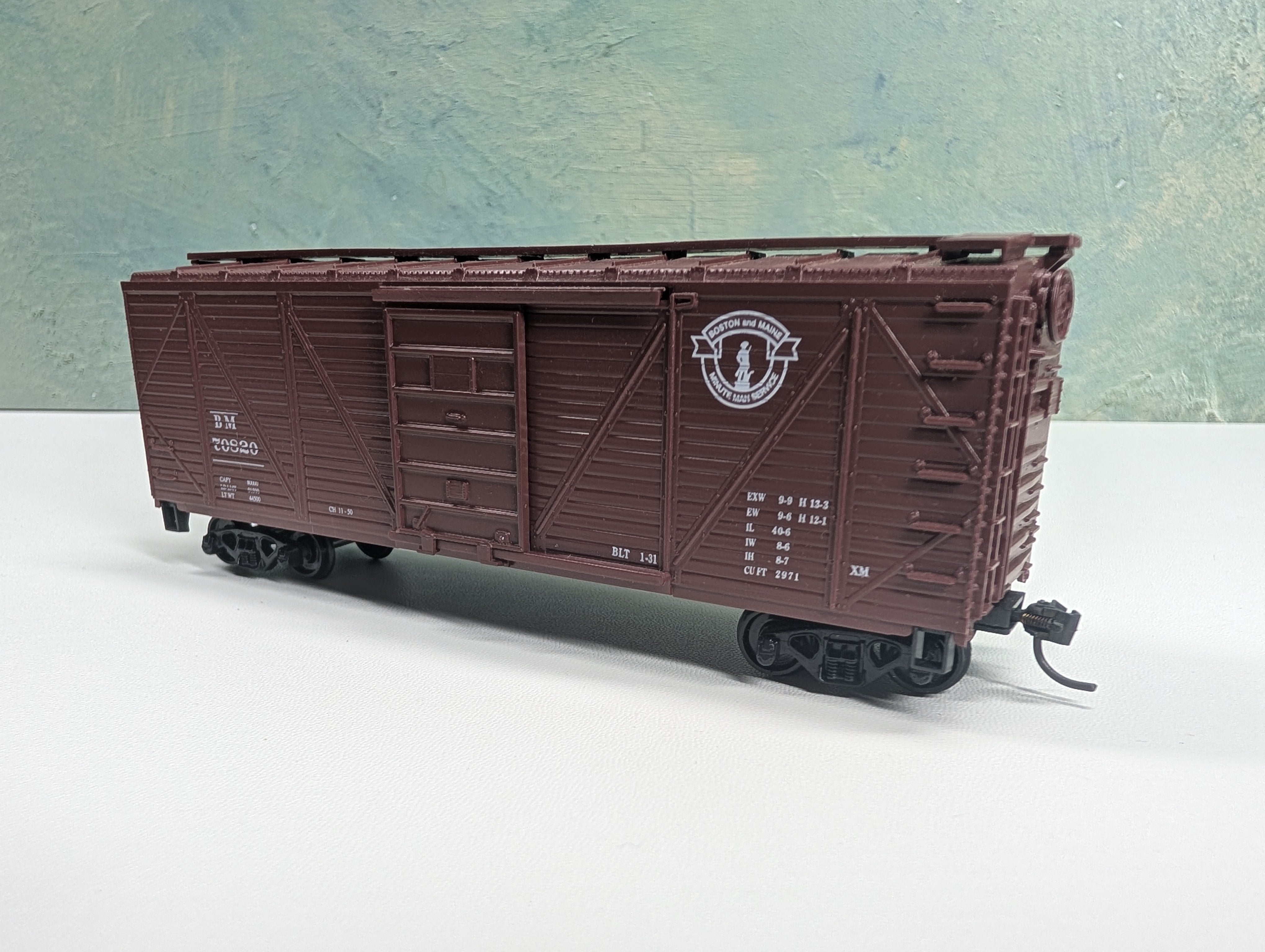 USED Roundhouse HO Scale 40' Box Car Boston and Maine BM #70820