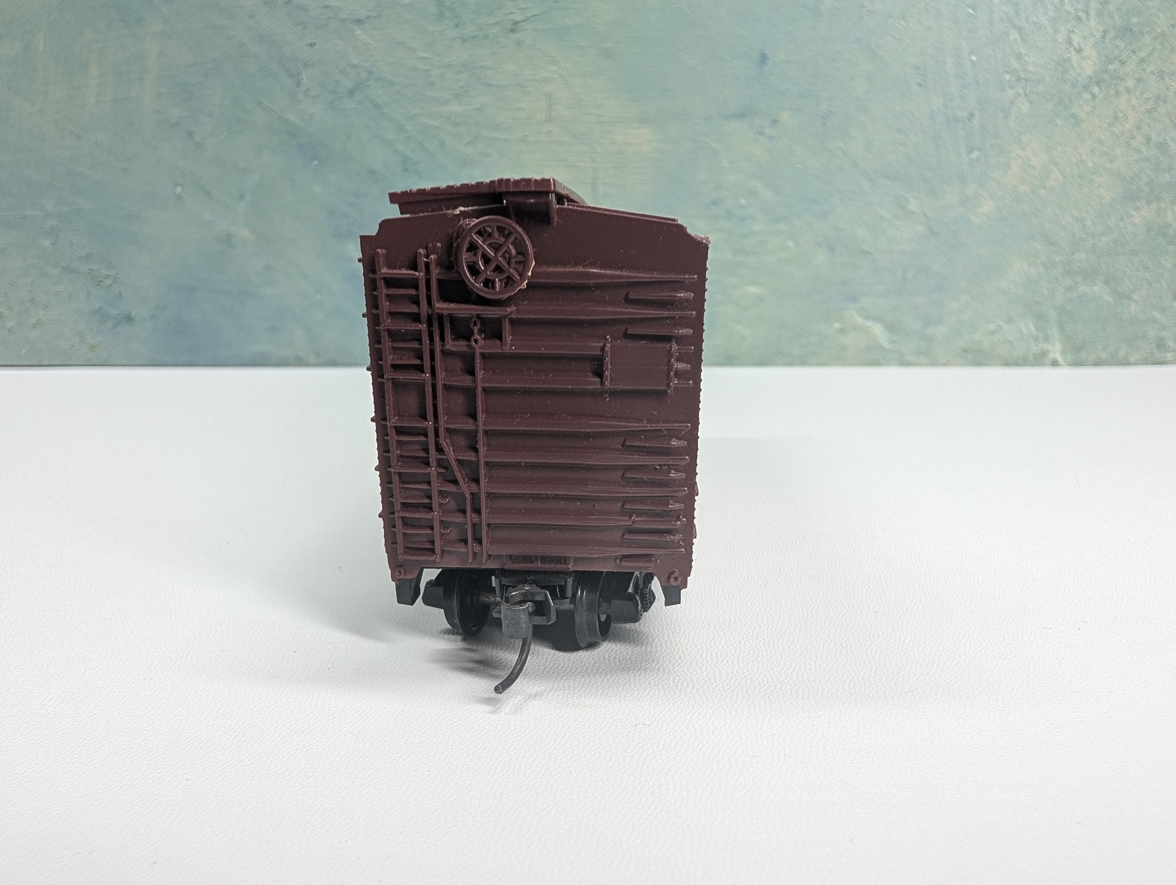 USED Roundhouse HO Scale 40' Box Car Boston and Maine BM #70820