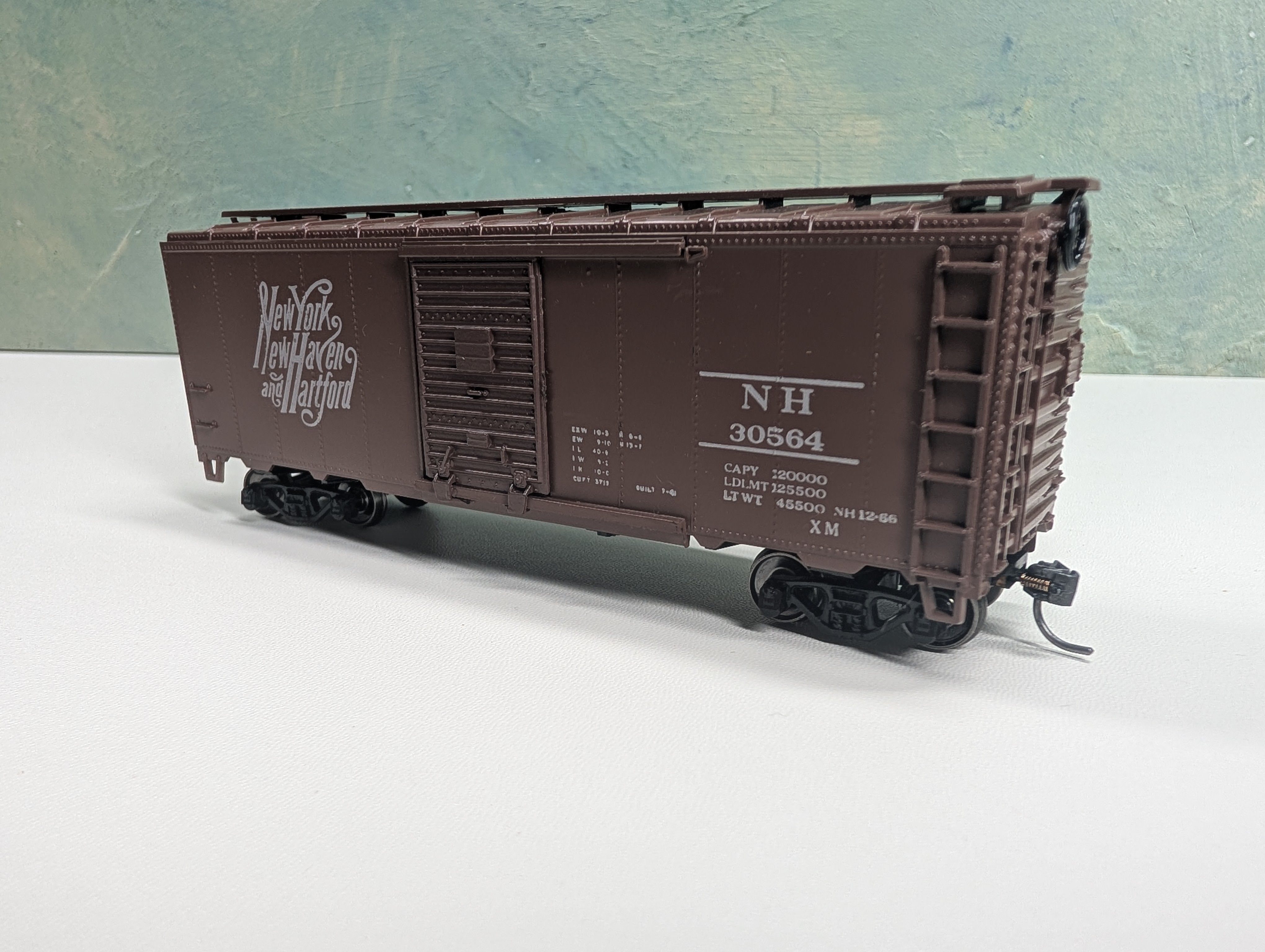 USED Athearn HO Scale 40' Box Car New Haven NH #30564 Metal Wheels