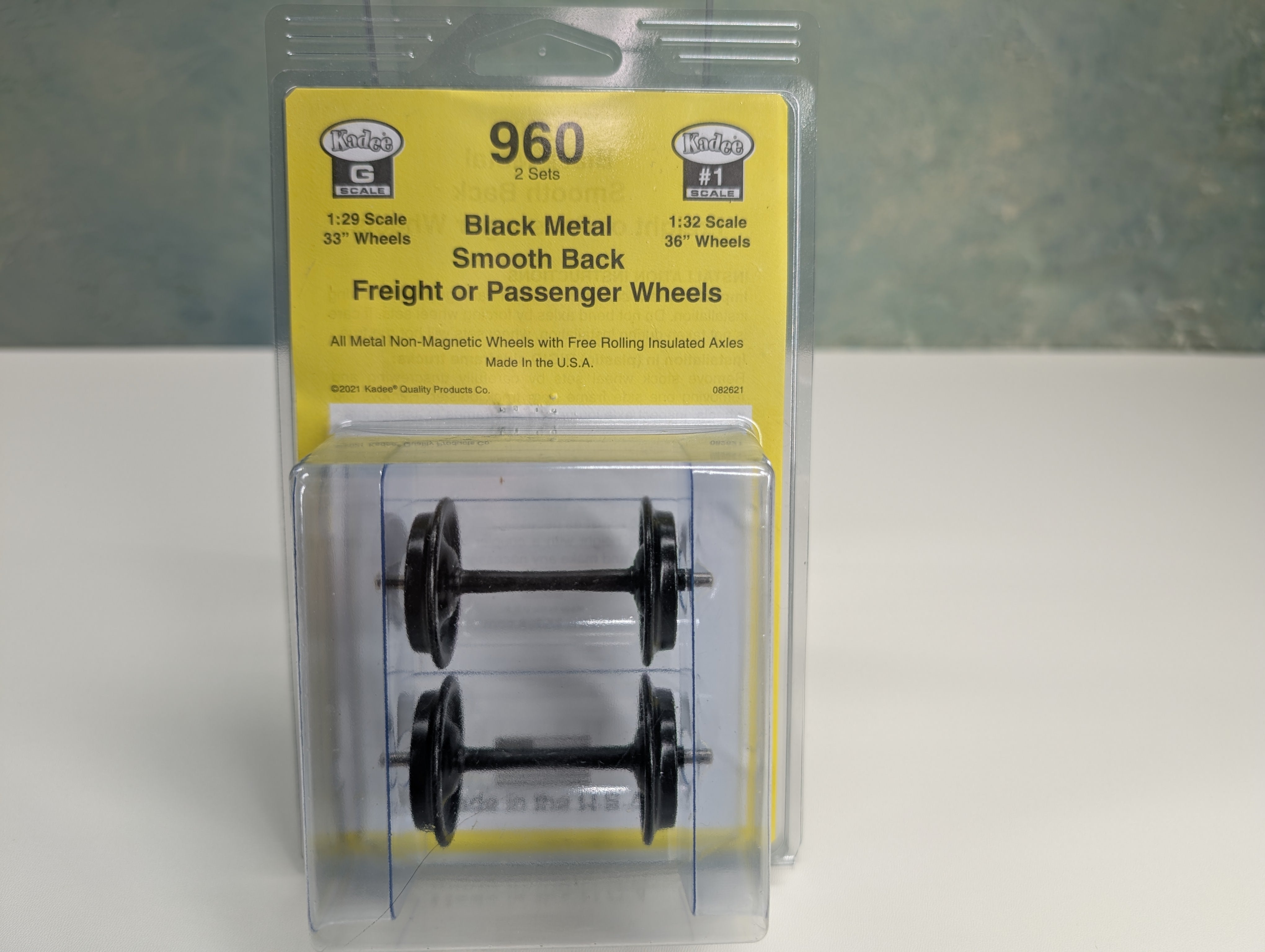 USED Kadee 960 G Scale Pair of Black Metal Smooth Back Freight of Passenger Wheels