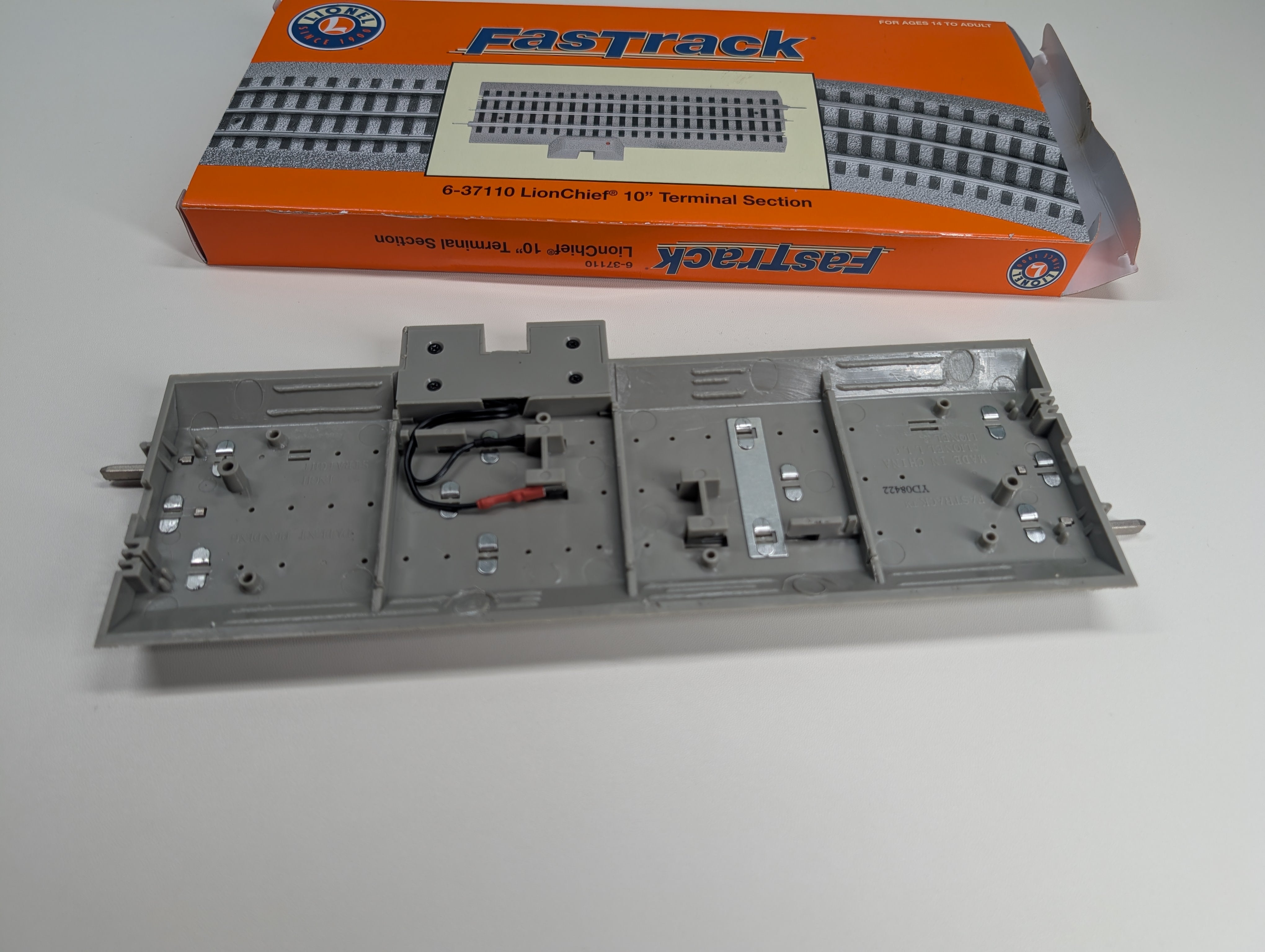 USED Lionel 6-37110 O Fastrack LioneChief 10" Terminal Section