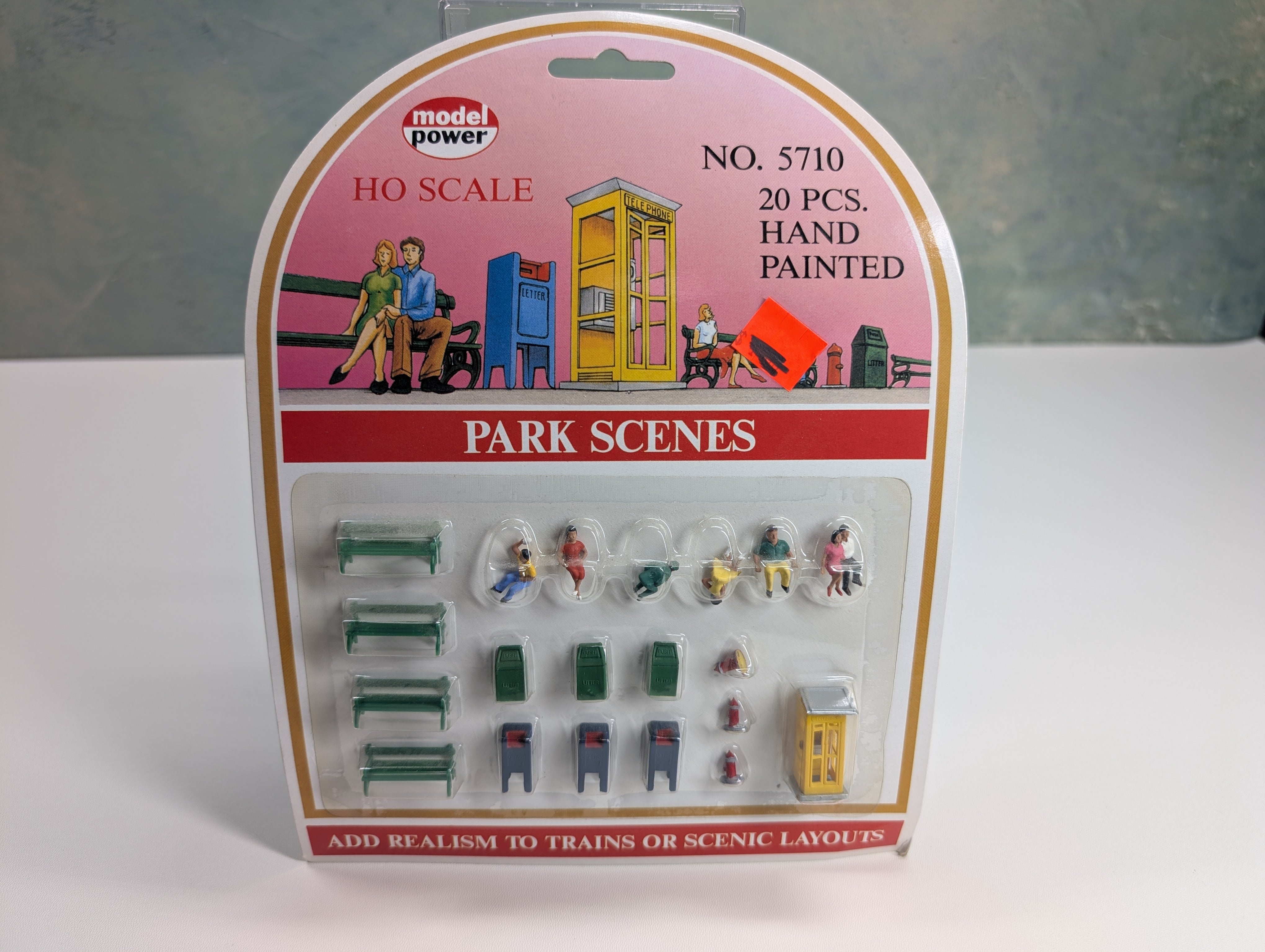 USED Model Power 5710 HO Scale Park Scene with People, Benches and more (20 pcs)