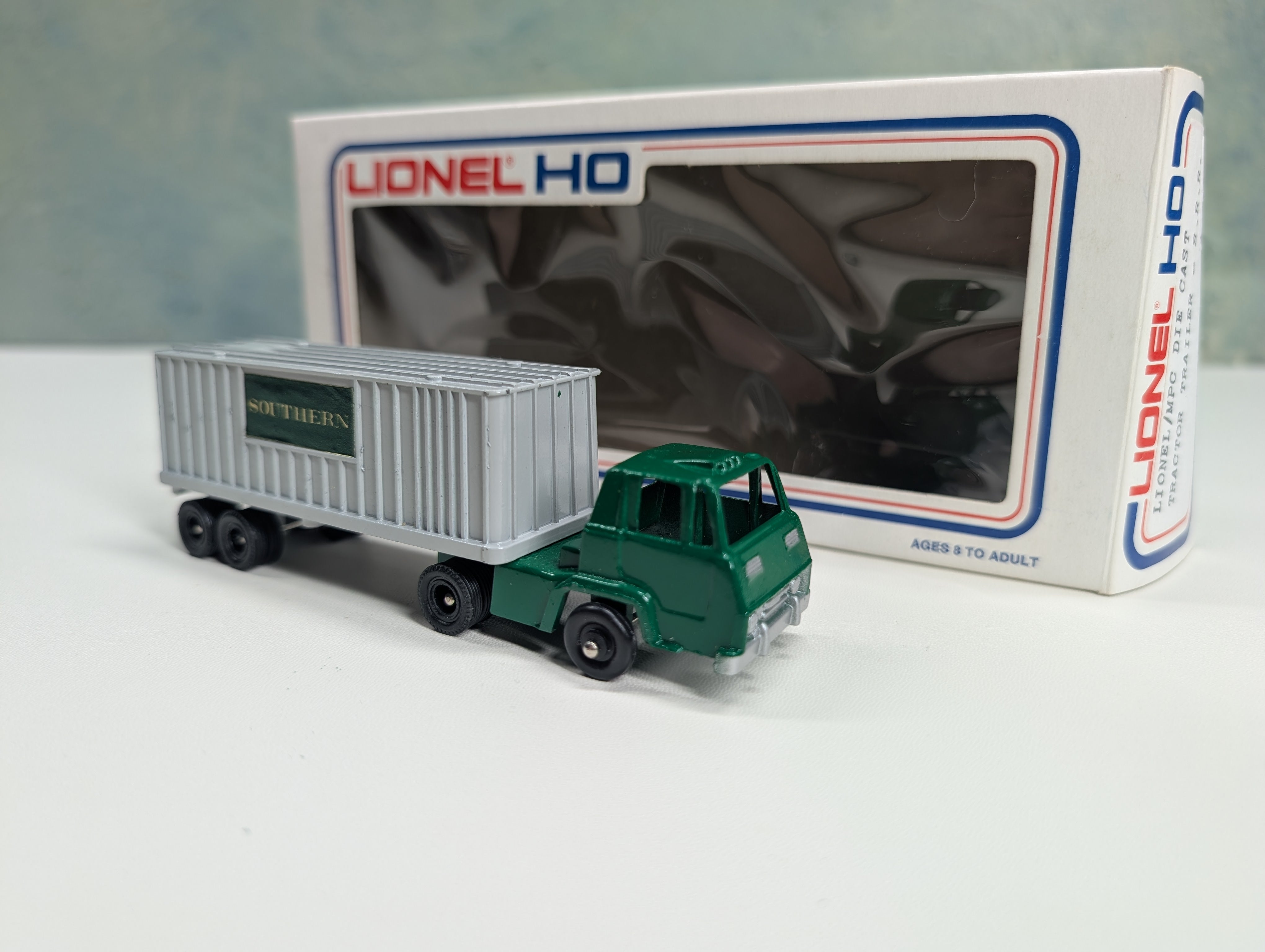 USED Lionel HO Scale Metal Trailer and Cab Southern