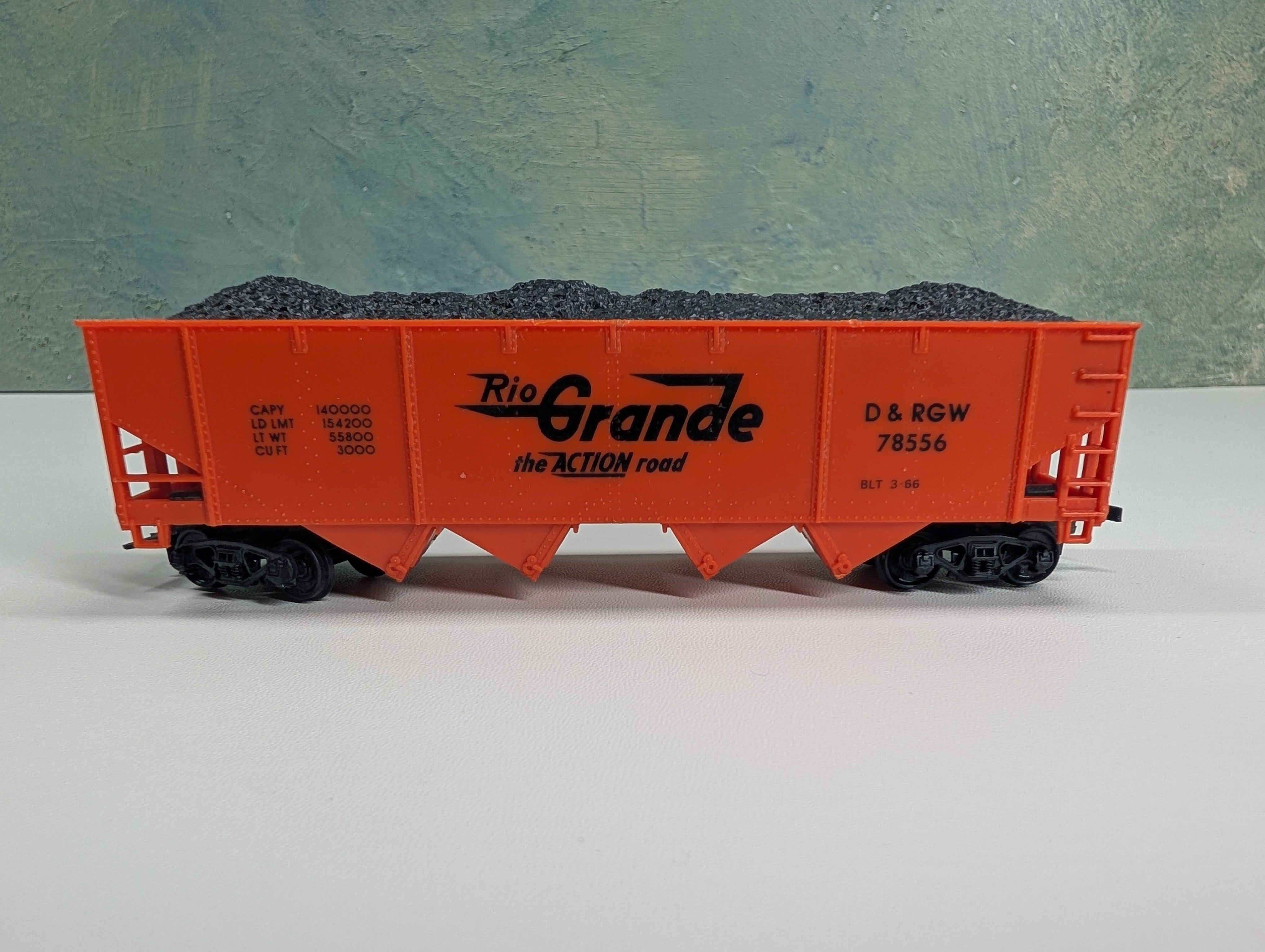 USED Lionel HO Scale 4 Bay Hopper Rio Grande D&RGW #78556
