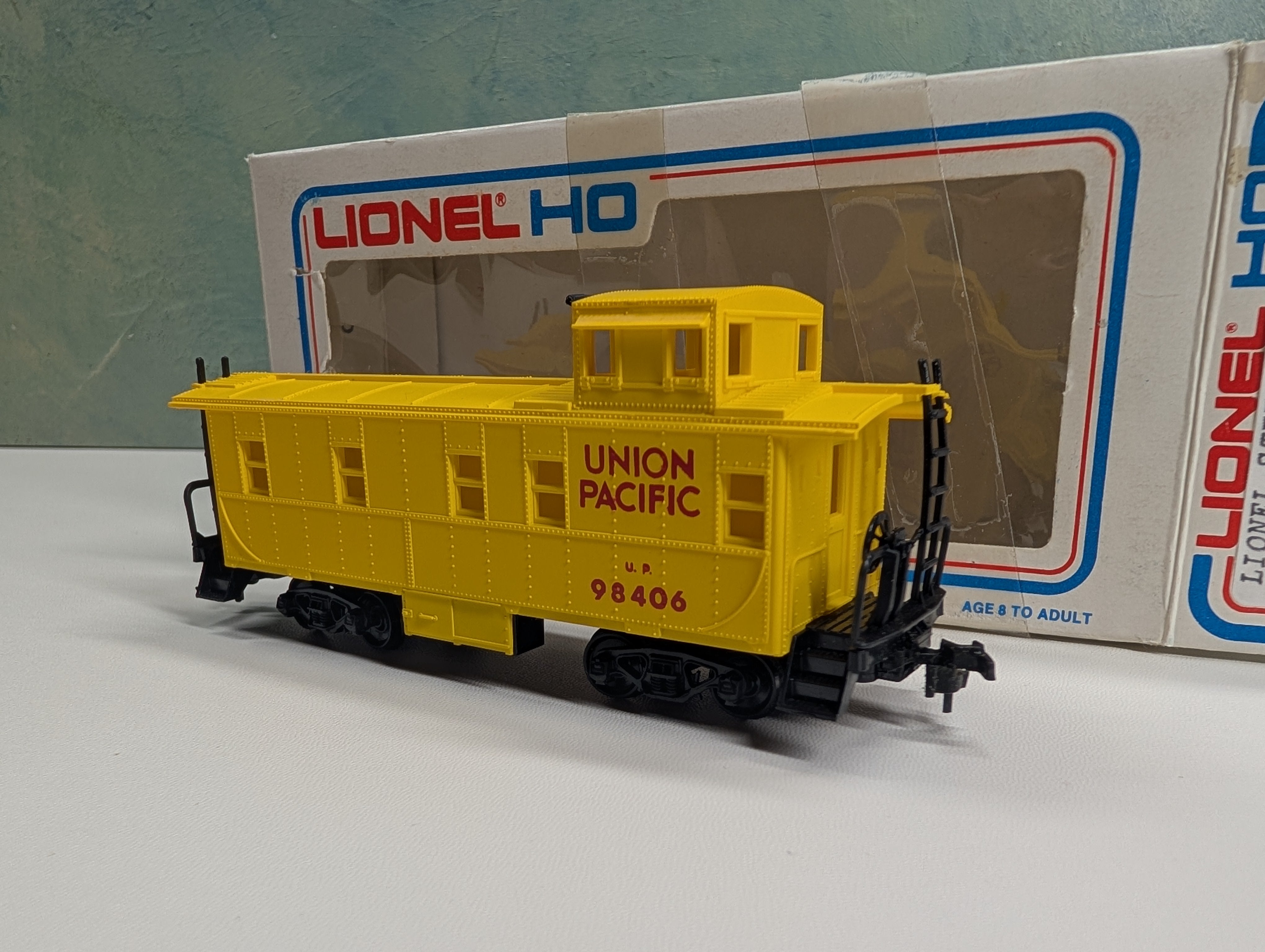 USED Lionel HO Scale Caboose Union Pacific UP 98406