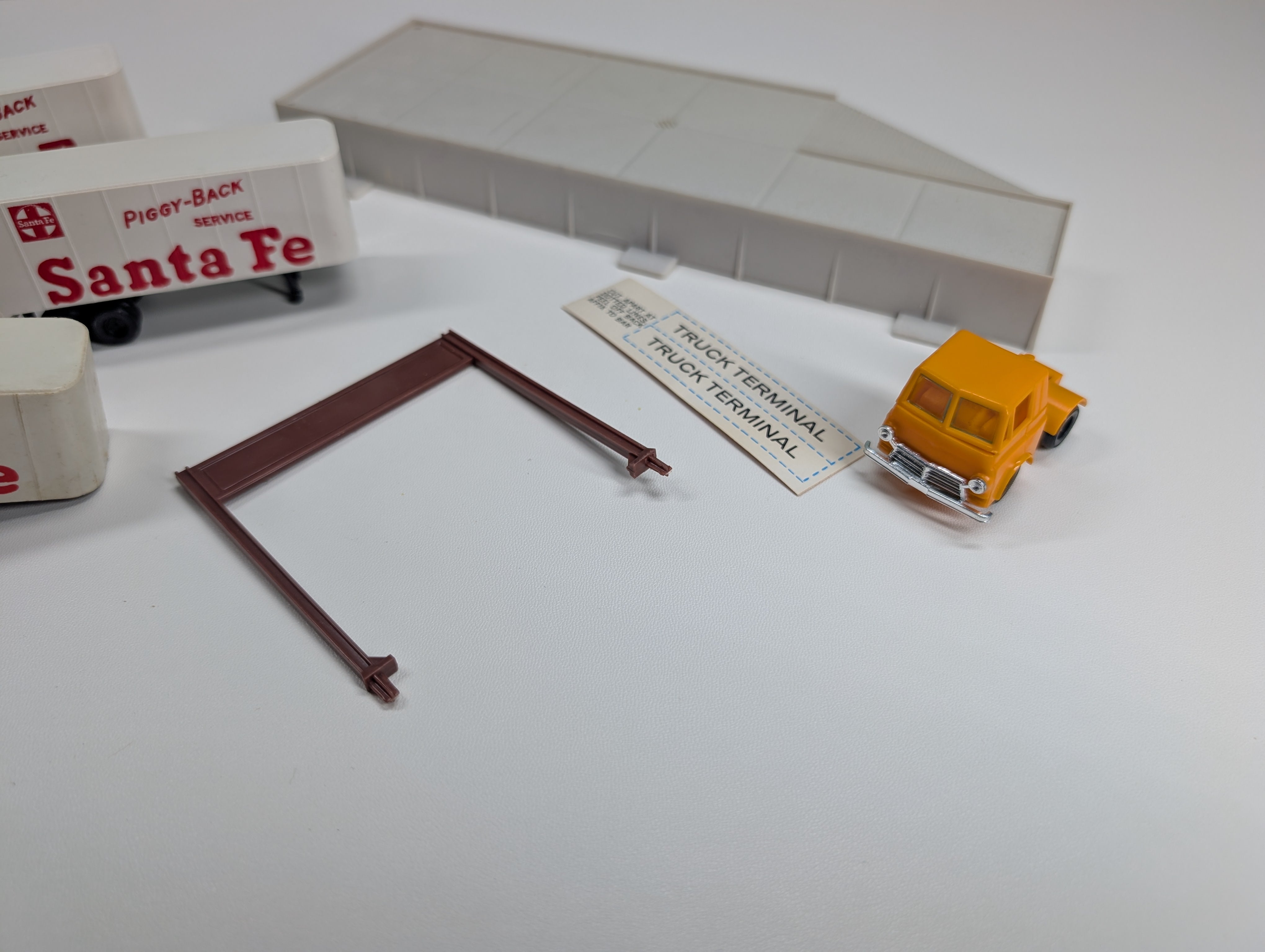 USED Tyco HO Scale Truck Terminal