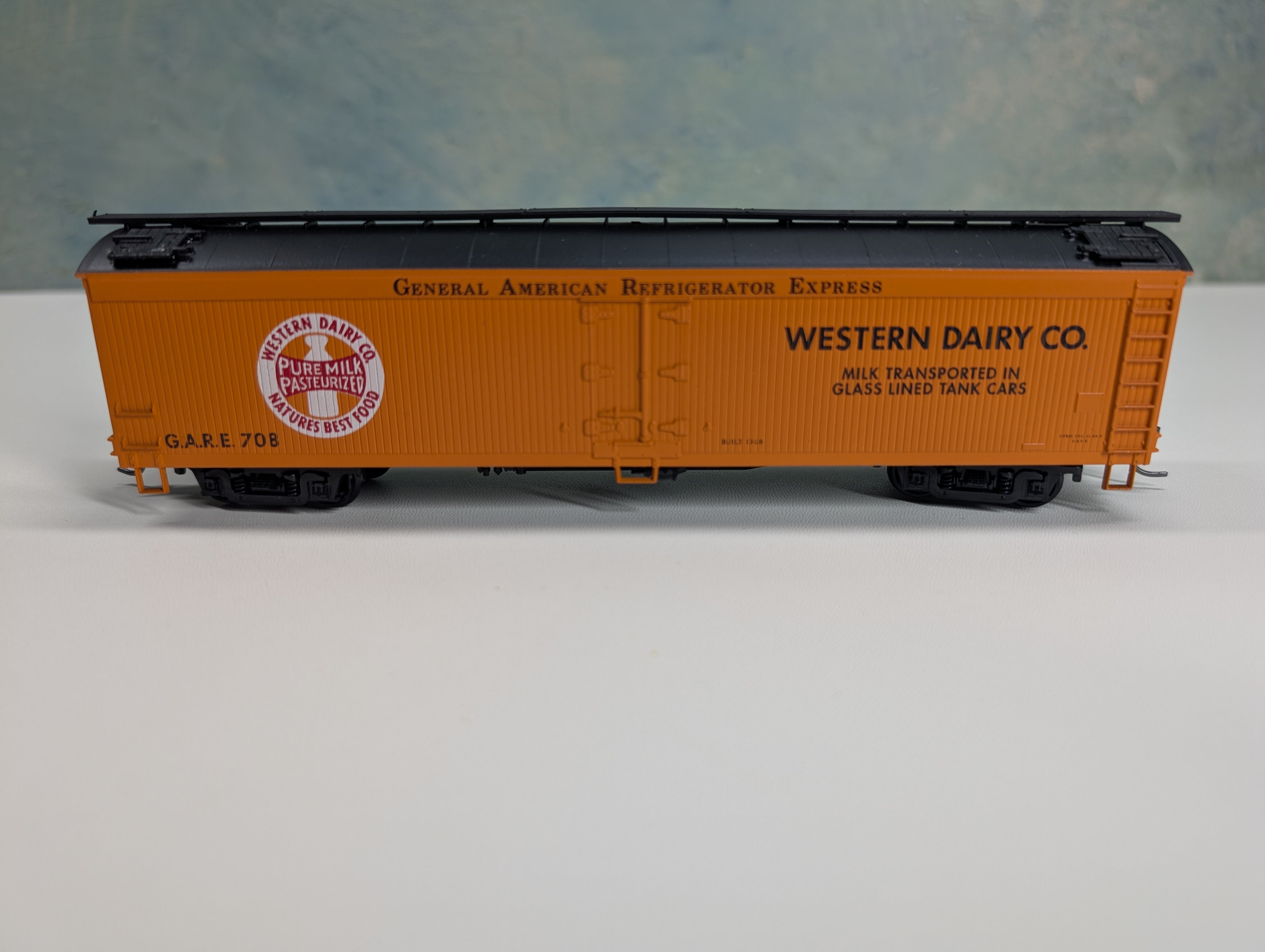 USED Athearn HO Scale 50' Express Reefer Western Dairy Co GARE #708