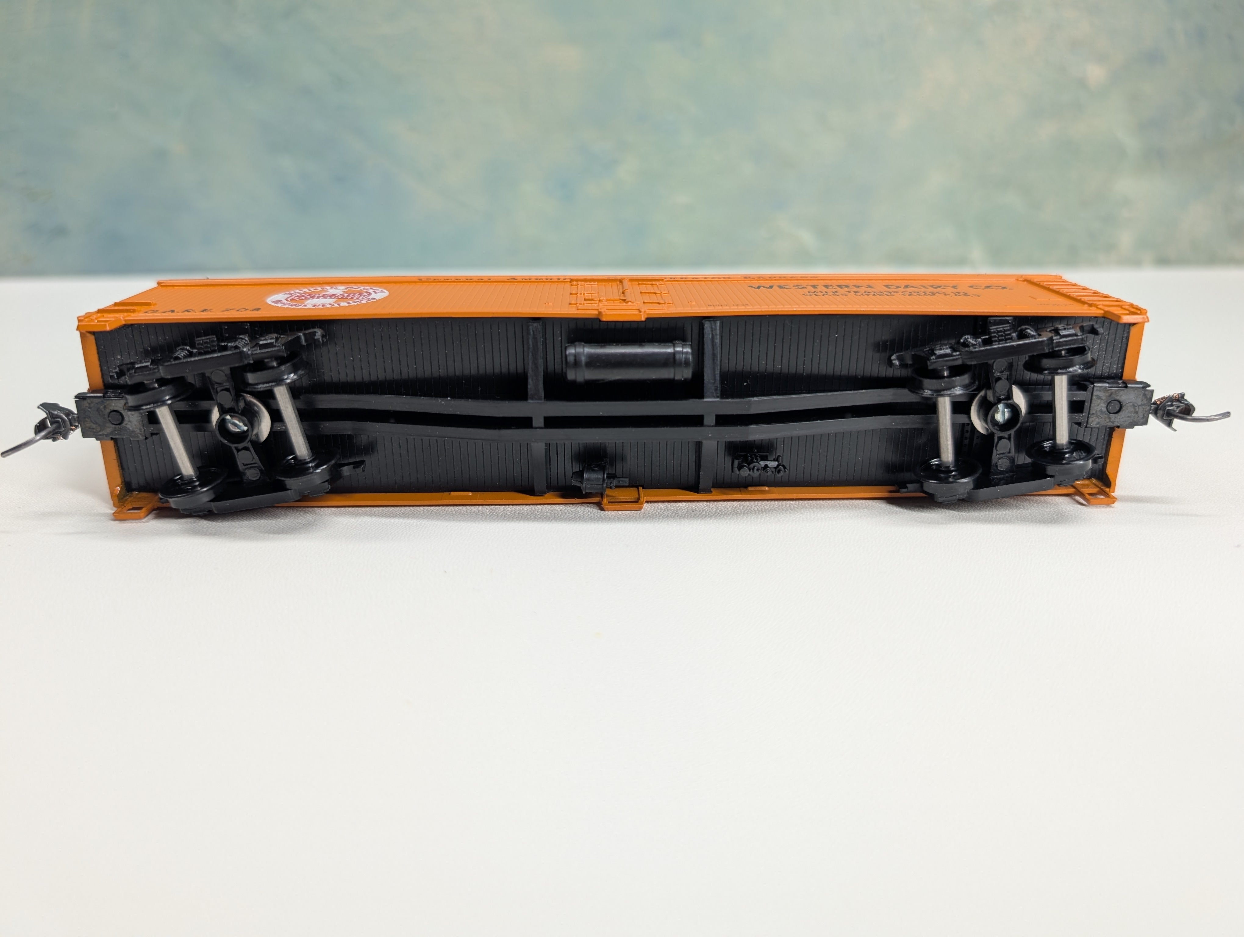 USED Athearn HO Scale 50' Express Reefer Western Dairy Co GARE #708