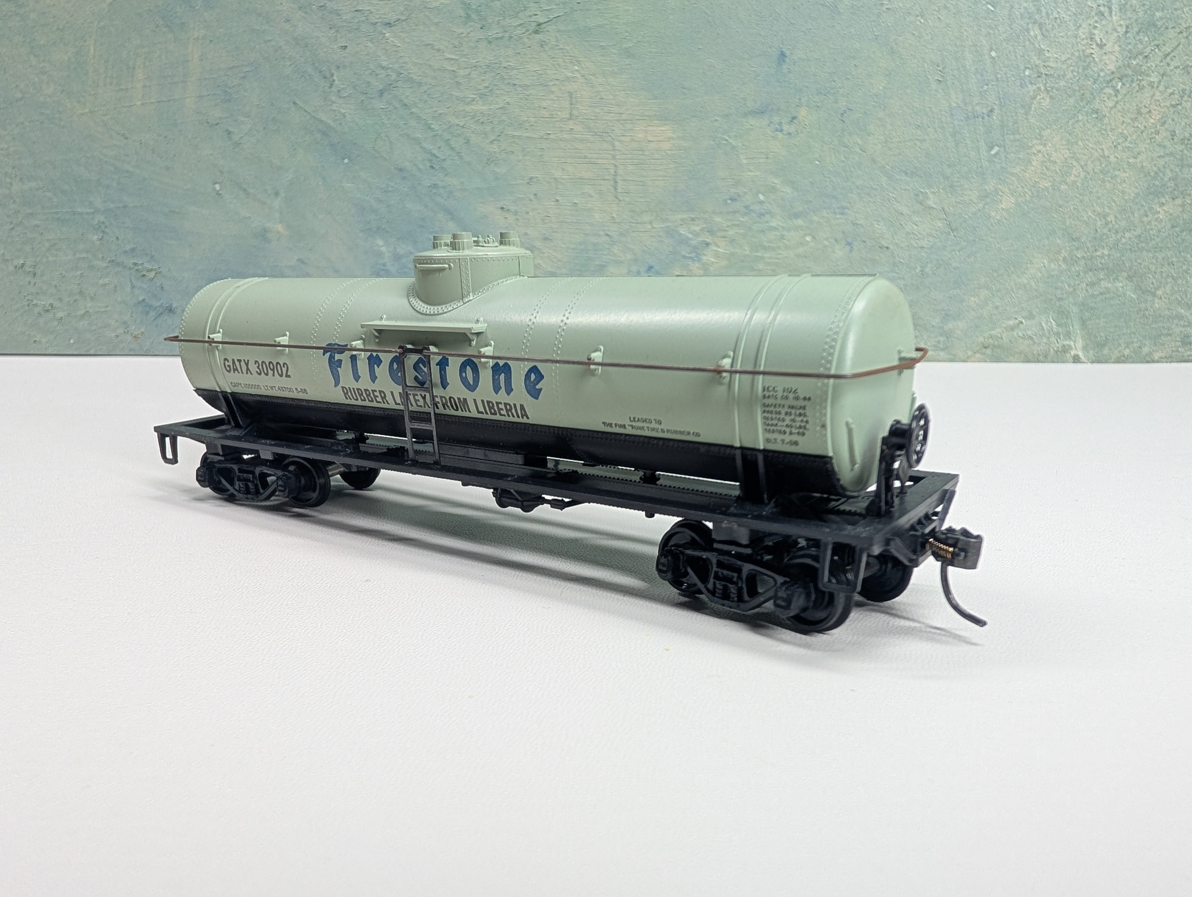 USED Athearn HO Scale Single Dome Tank Car Firestone GATX #30902