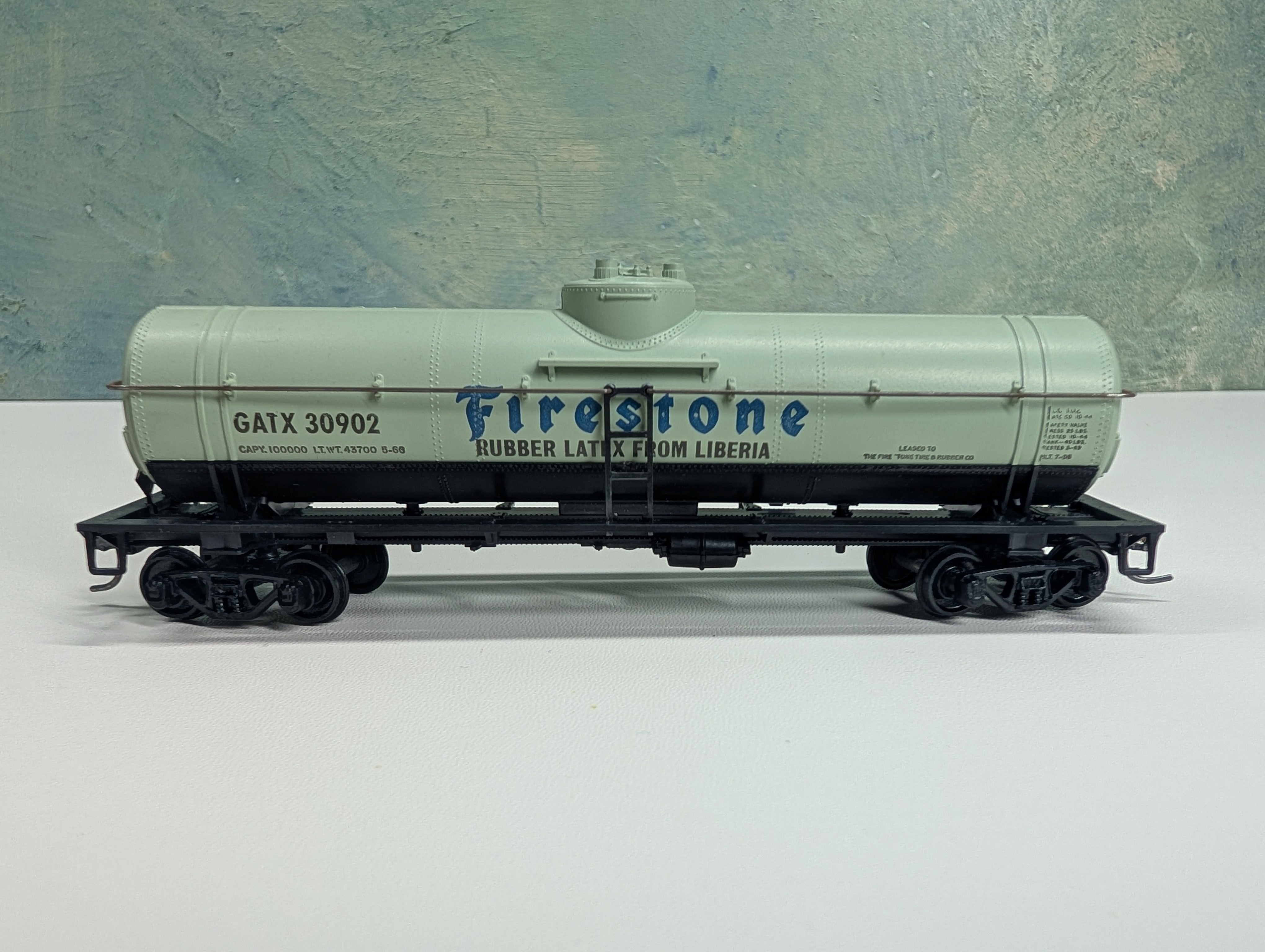 USED Athearn HO Scale Single Dome Tank Car Firestone GATX #30902