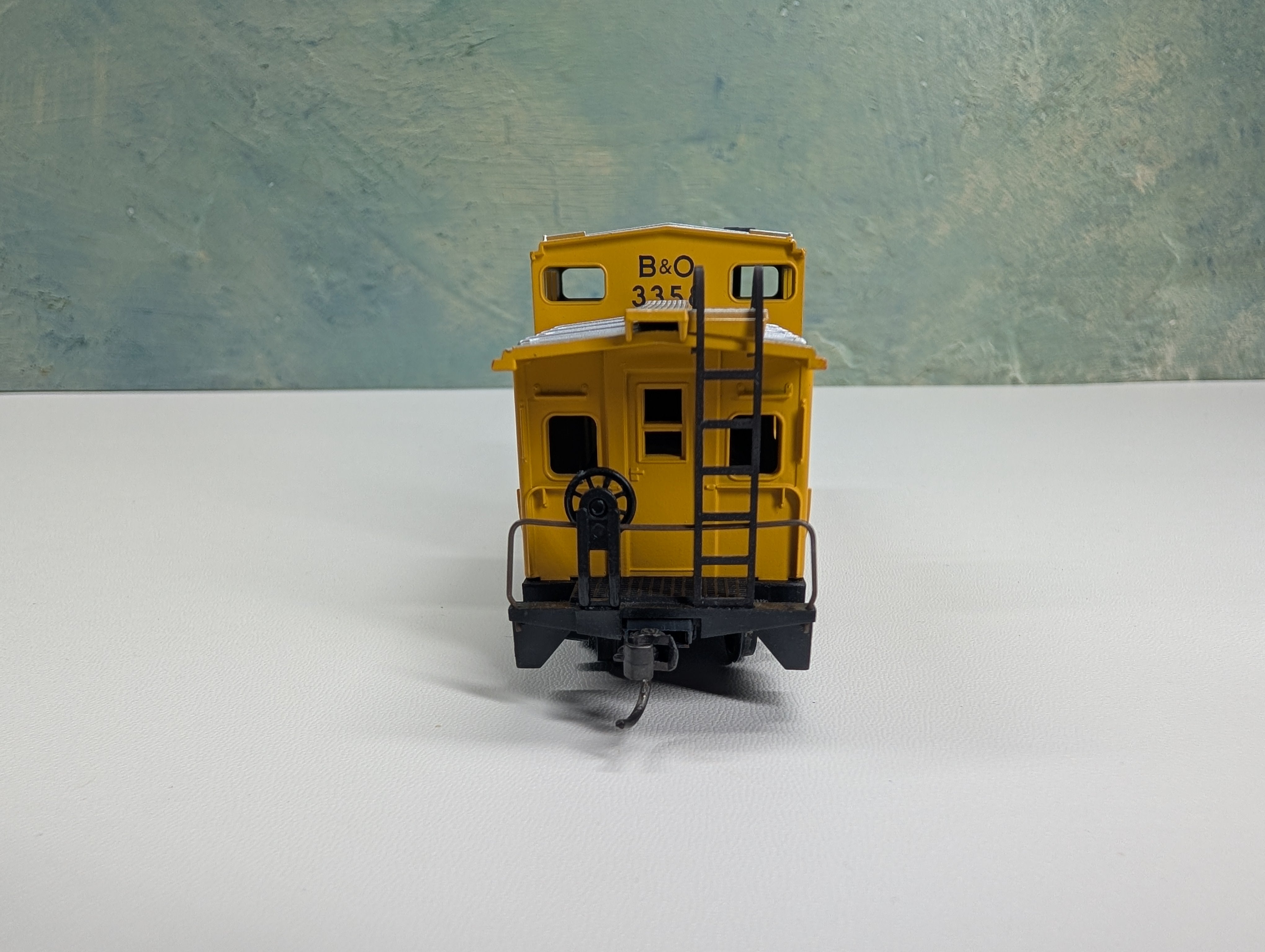 USED Athearn HO Scale Wide Vision Caboose Chessie System B&O #3358