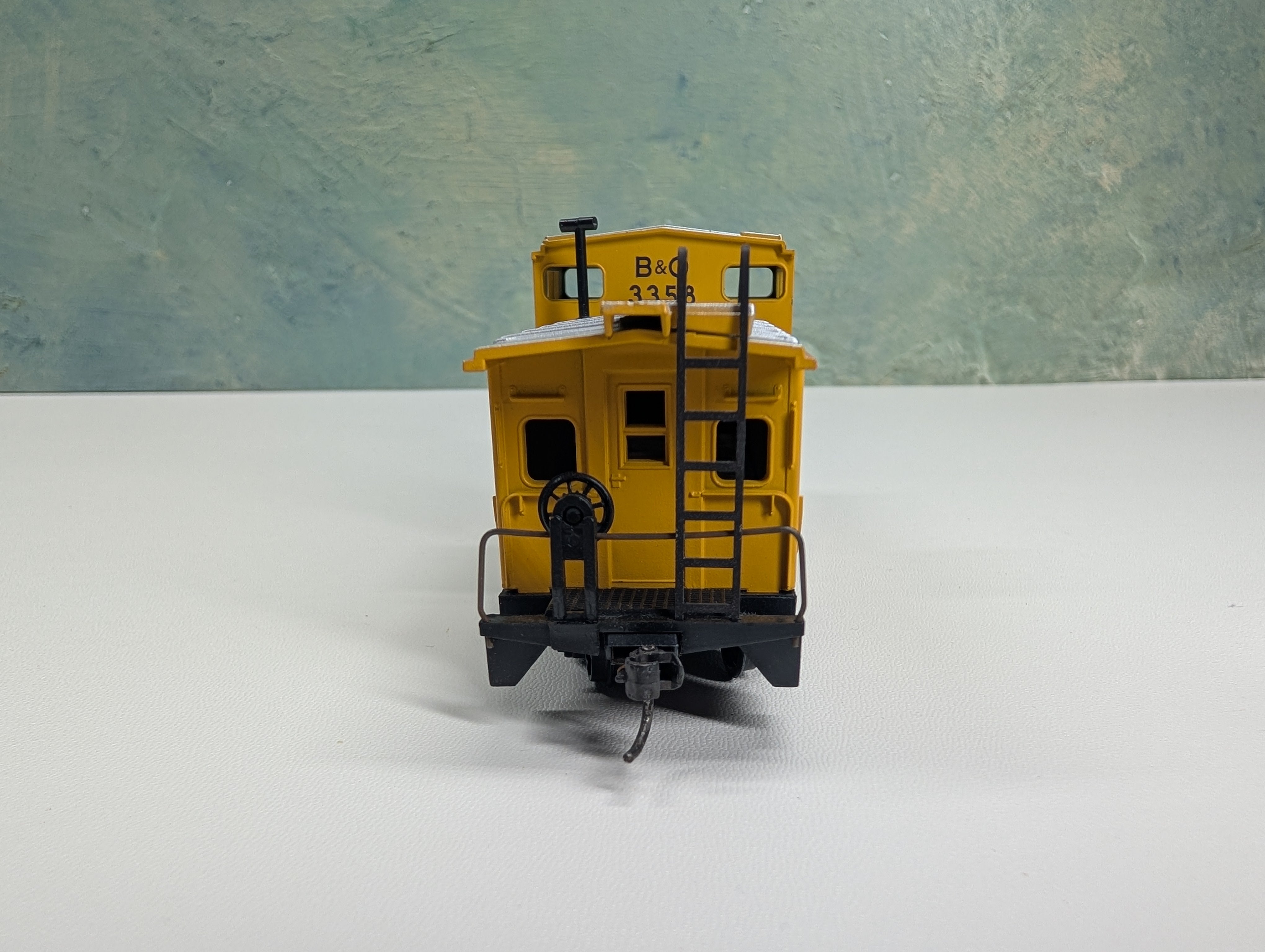 USED Athearn HO Scale Wide Vision Caboose Chessie System B&O #3358