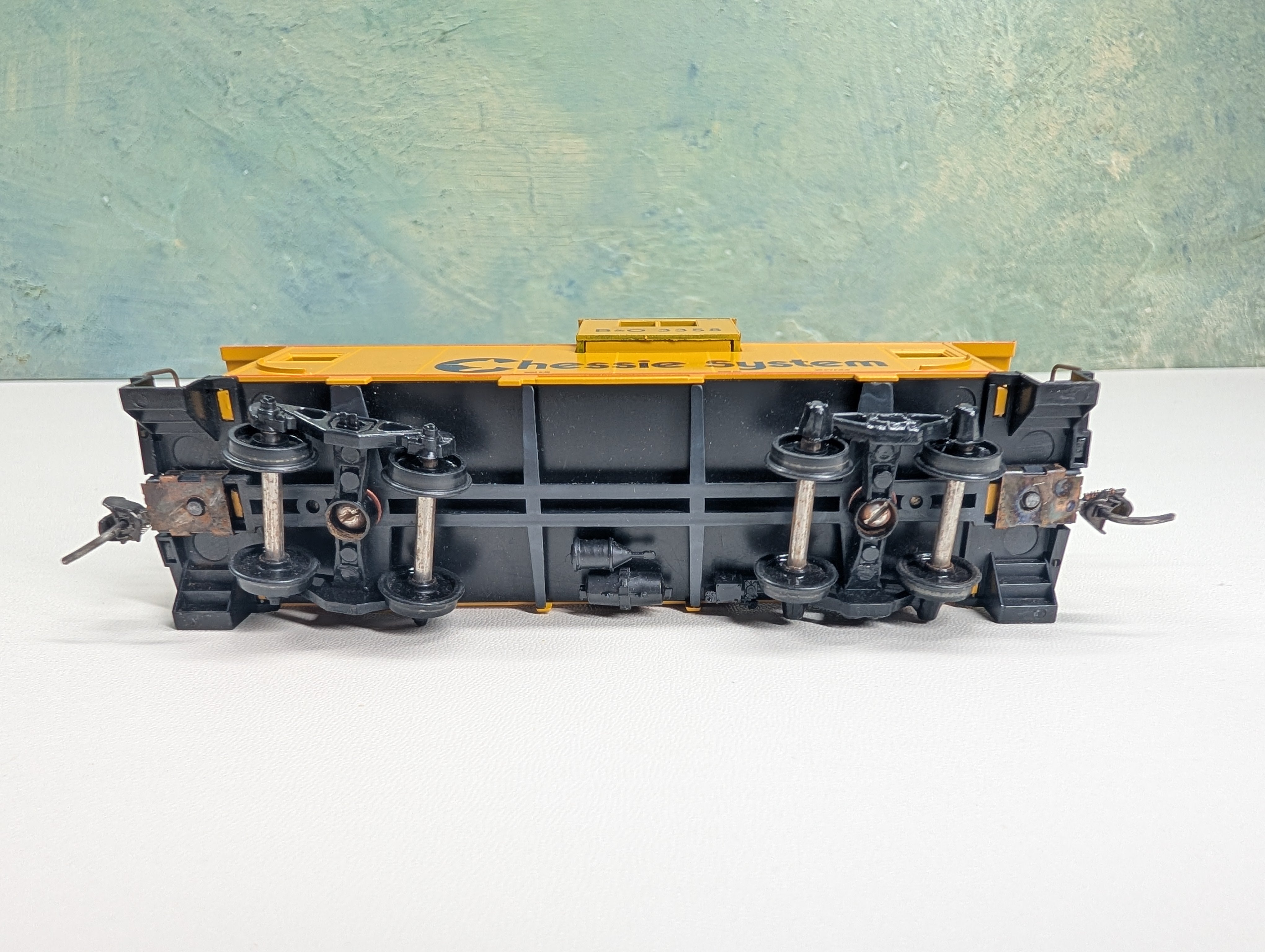 USED Athearn HO Scale Wide Vision Caboose Chessie System B&O #3358