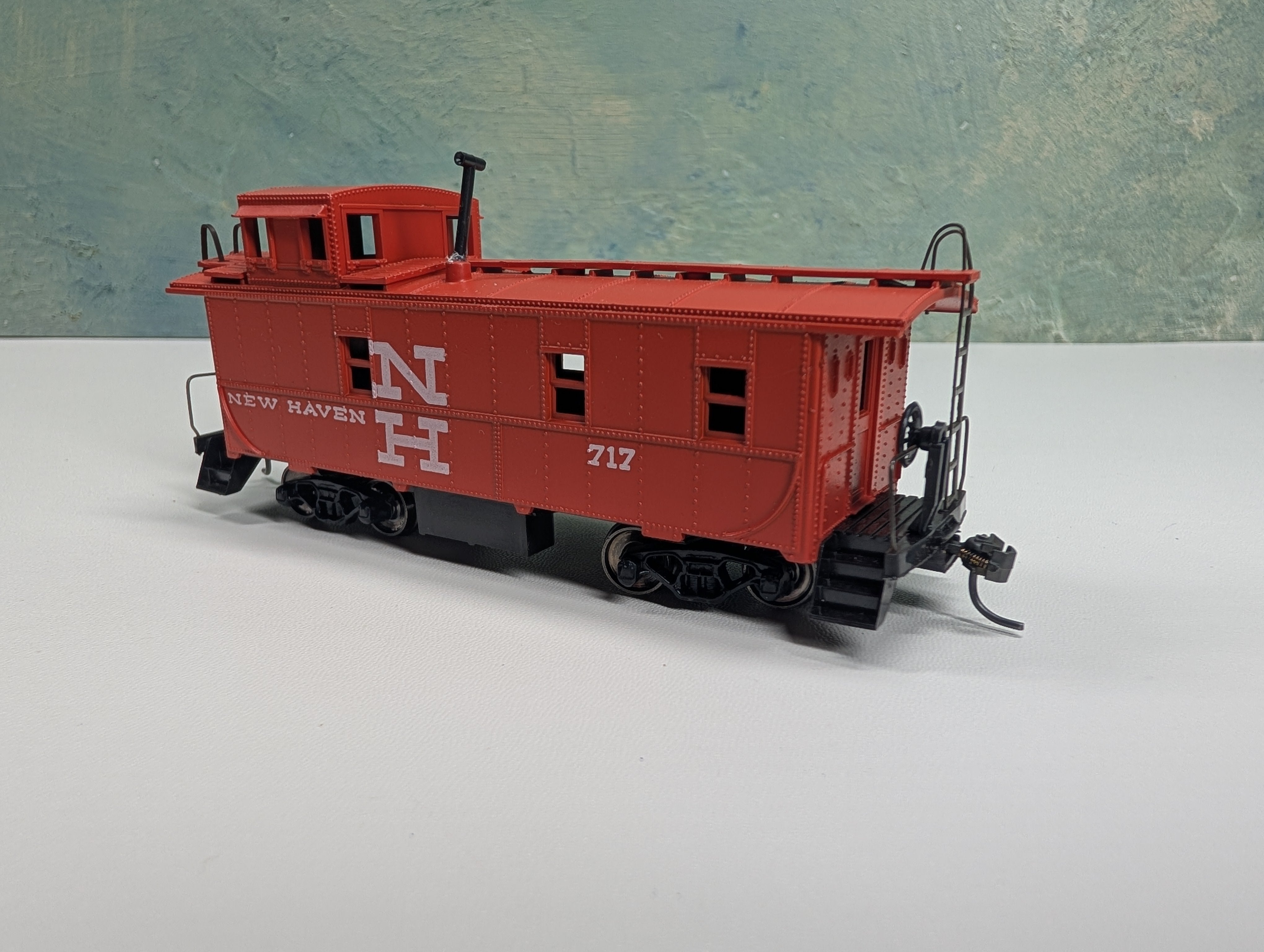 USED Athearn HO Scale Caboose New Haven NH #717 Metal Wheels