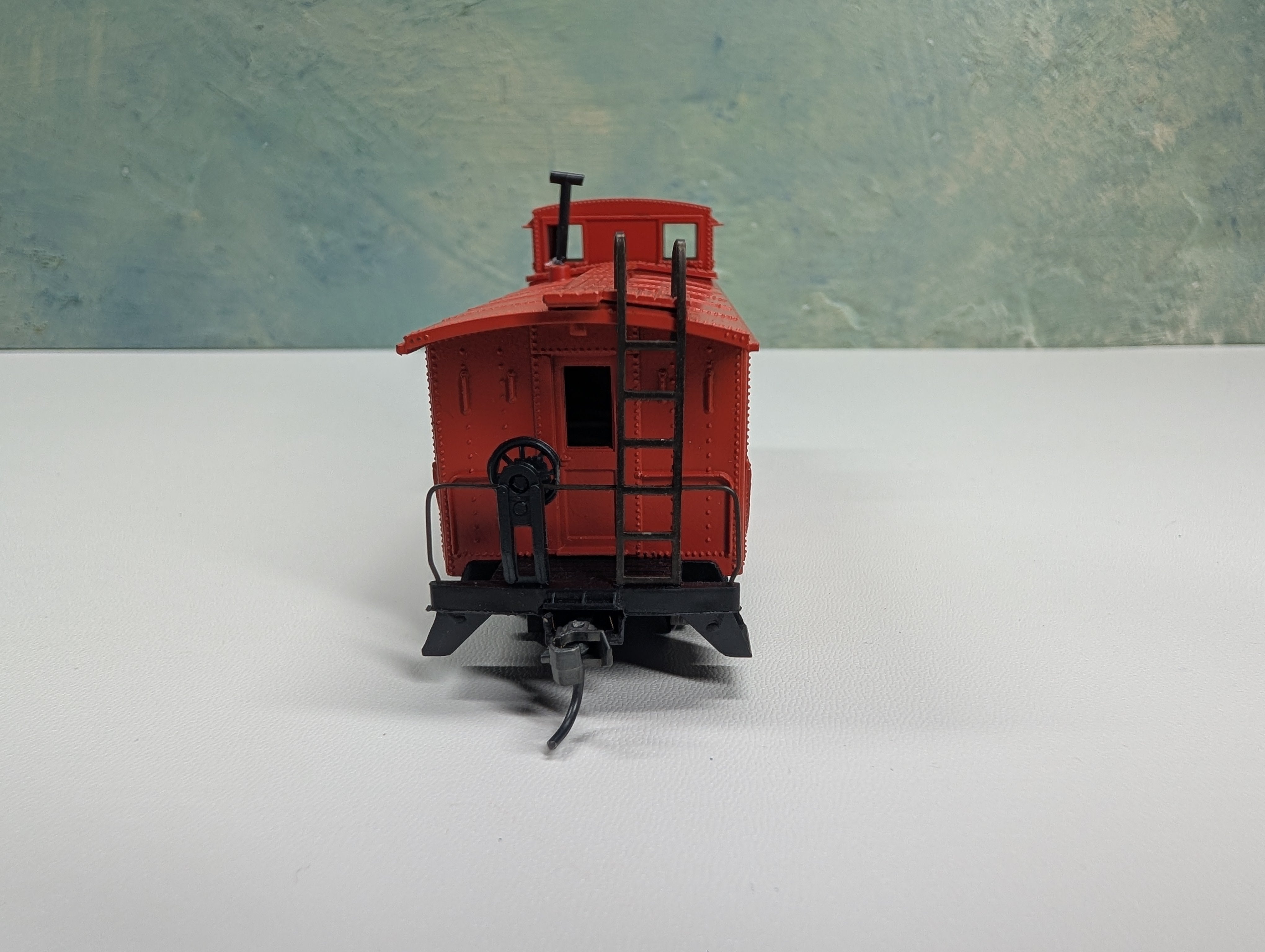 USED Athearn HO Scale Caboose New Haven NH #717 Metal Wheels