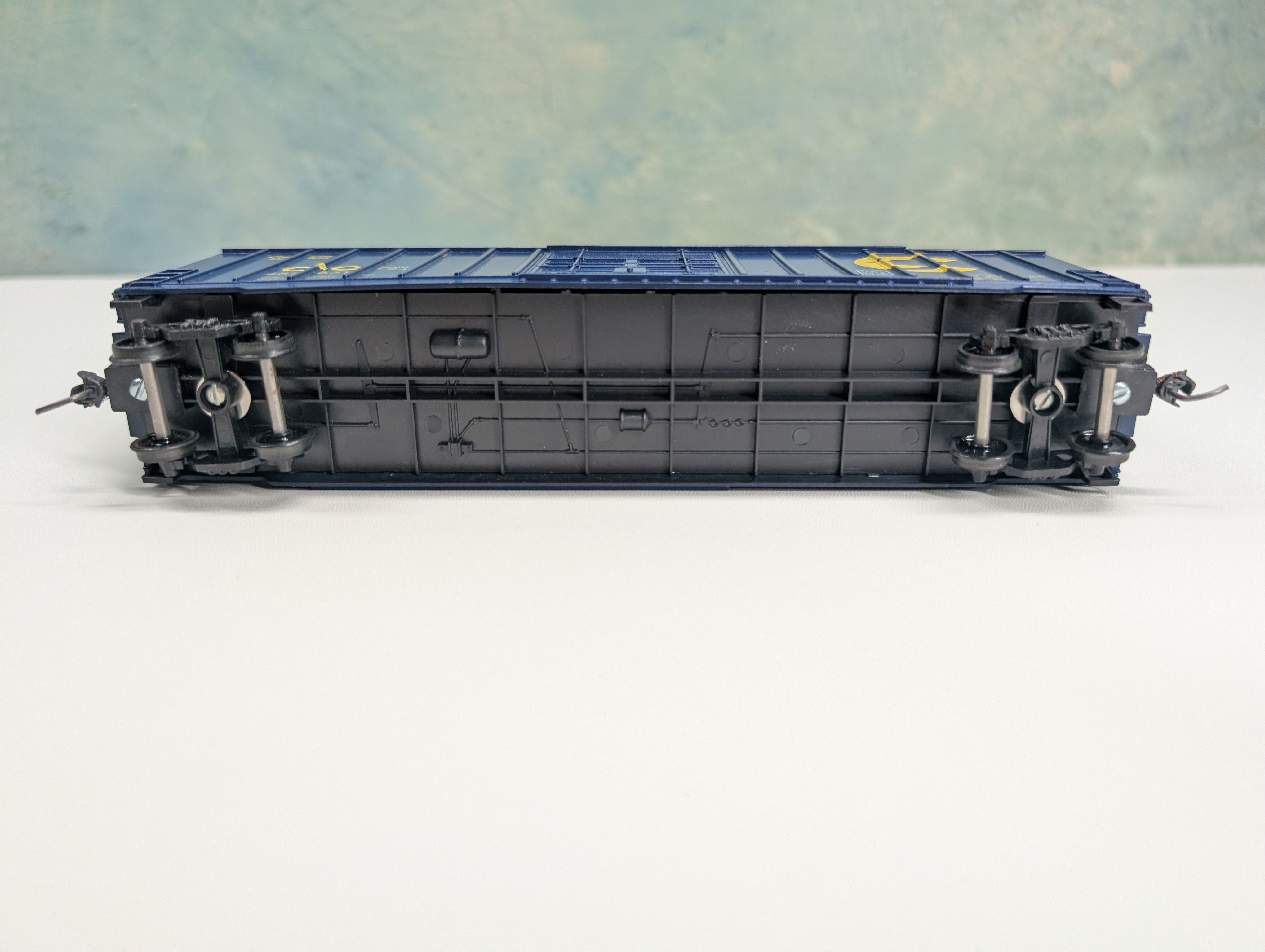 USED Roundhouse HO Scale 50' Rib-Side HI Cube Box Car Chessie System C&O #481651