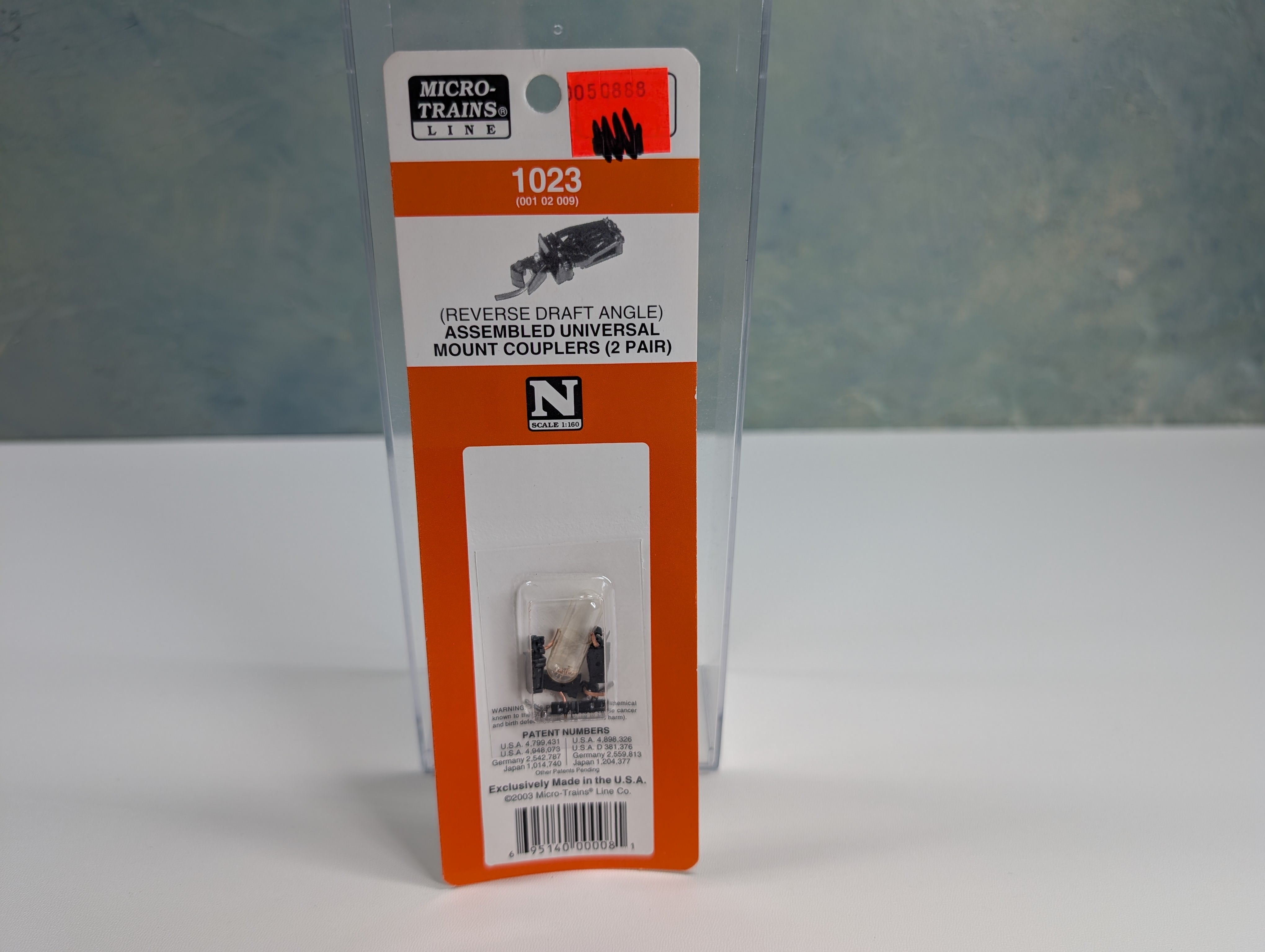 Micro-Trains 001 02 009 N Scale #1023 Assembled Universal Mount Coupler (Reverse Draft Angle) (2 pair)