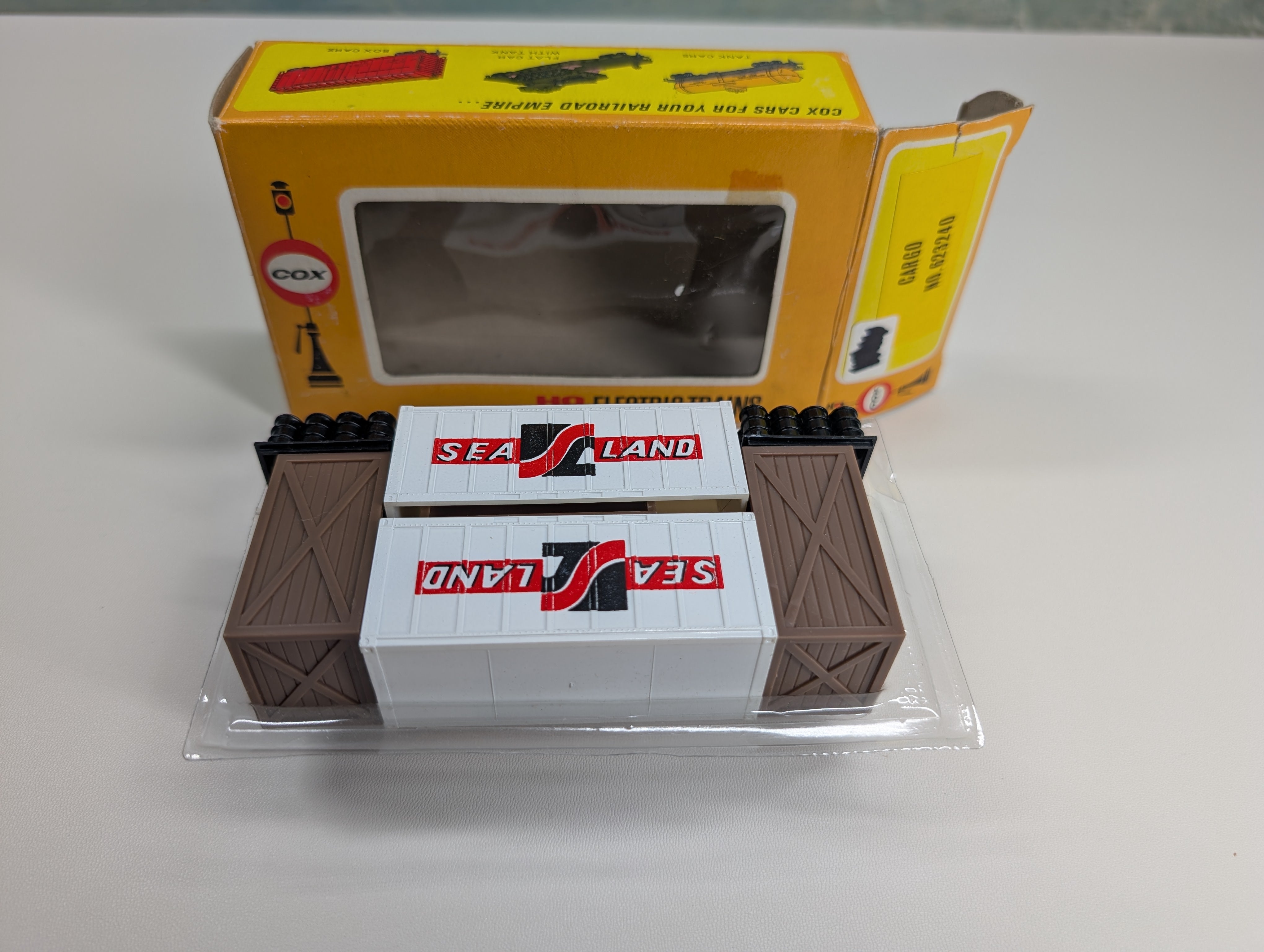 Cox 623240 HO Scale Cargo, Pallets, Barrels + more