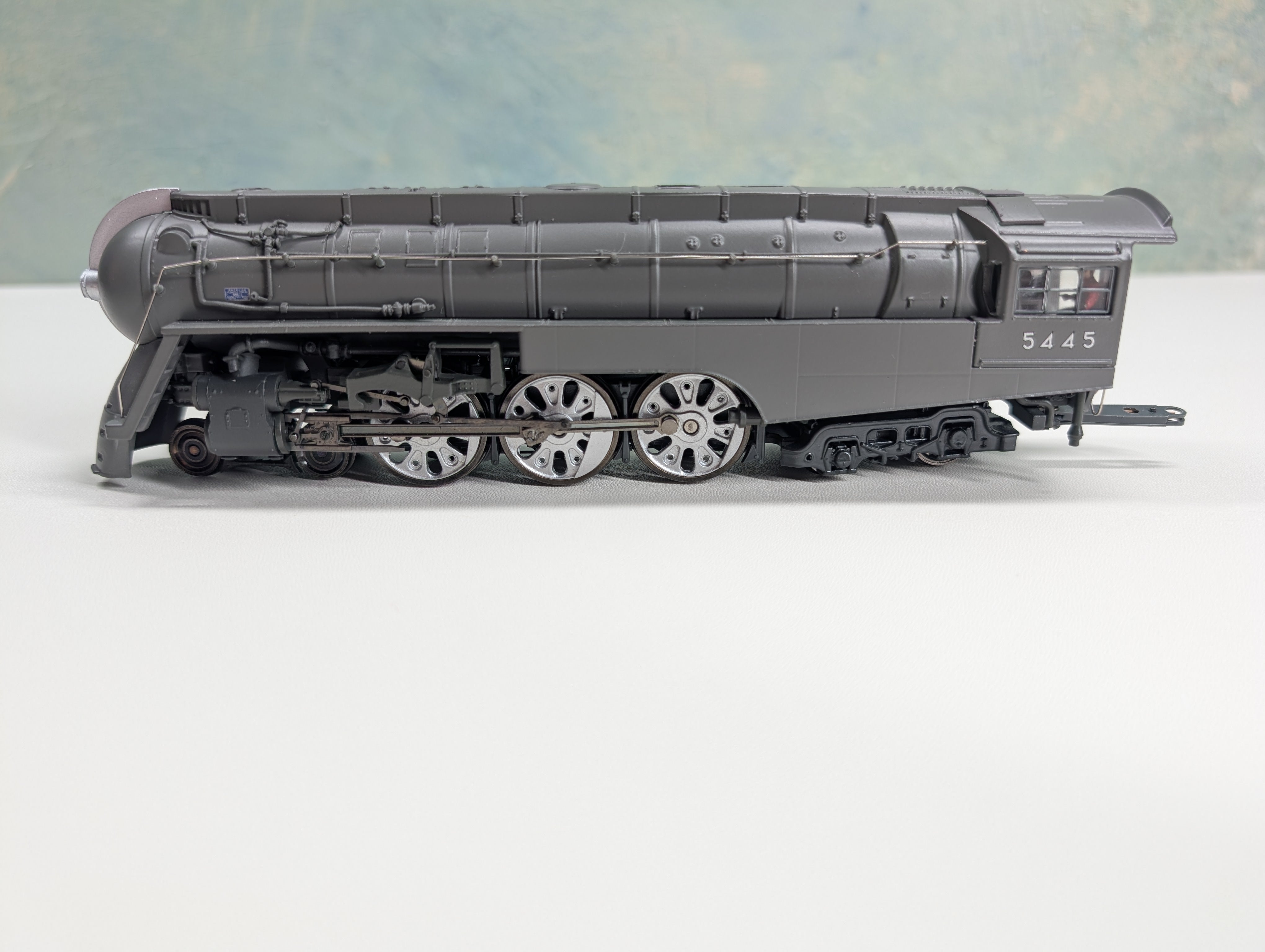 USED MTH #80-3246-1 HO Scale 4-6-4 Dreyfuss Steam Engine New York Central #5445 Runs Great, Smoke Tested PS3 DCC