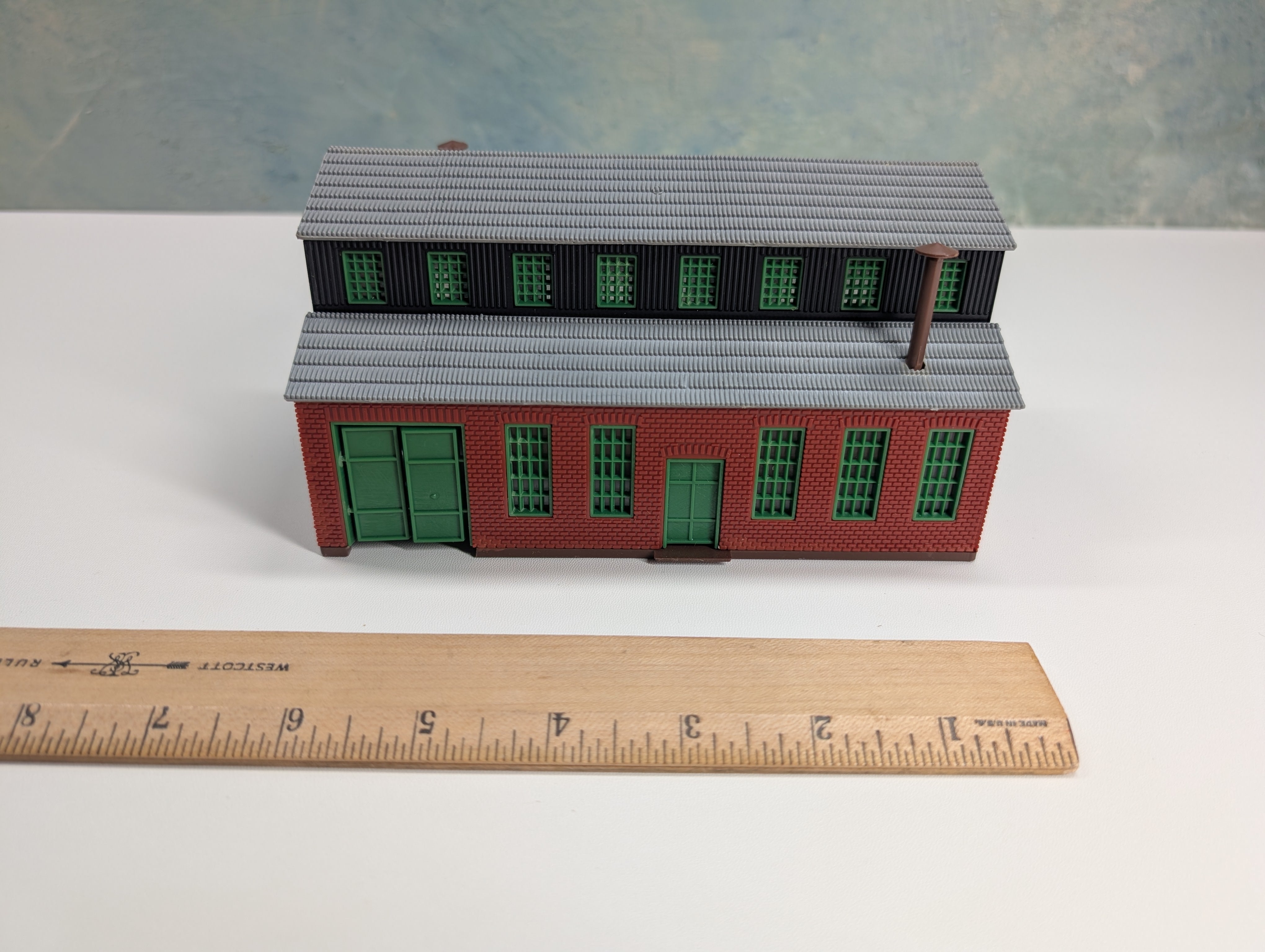 USED Heljan HO Scale Brick Warehouse