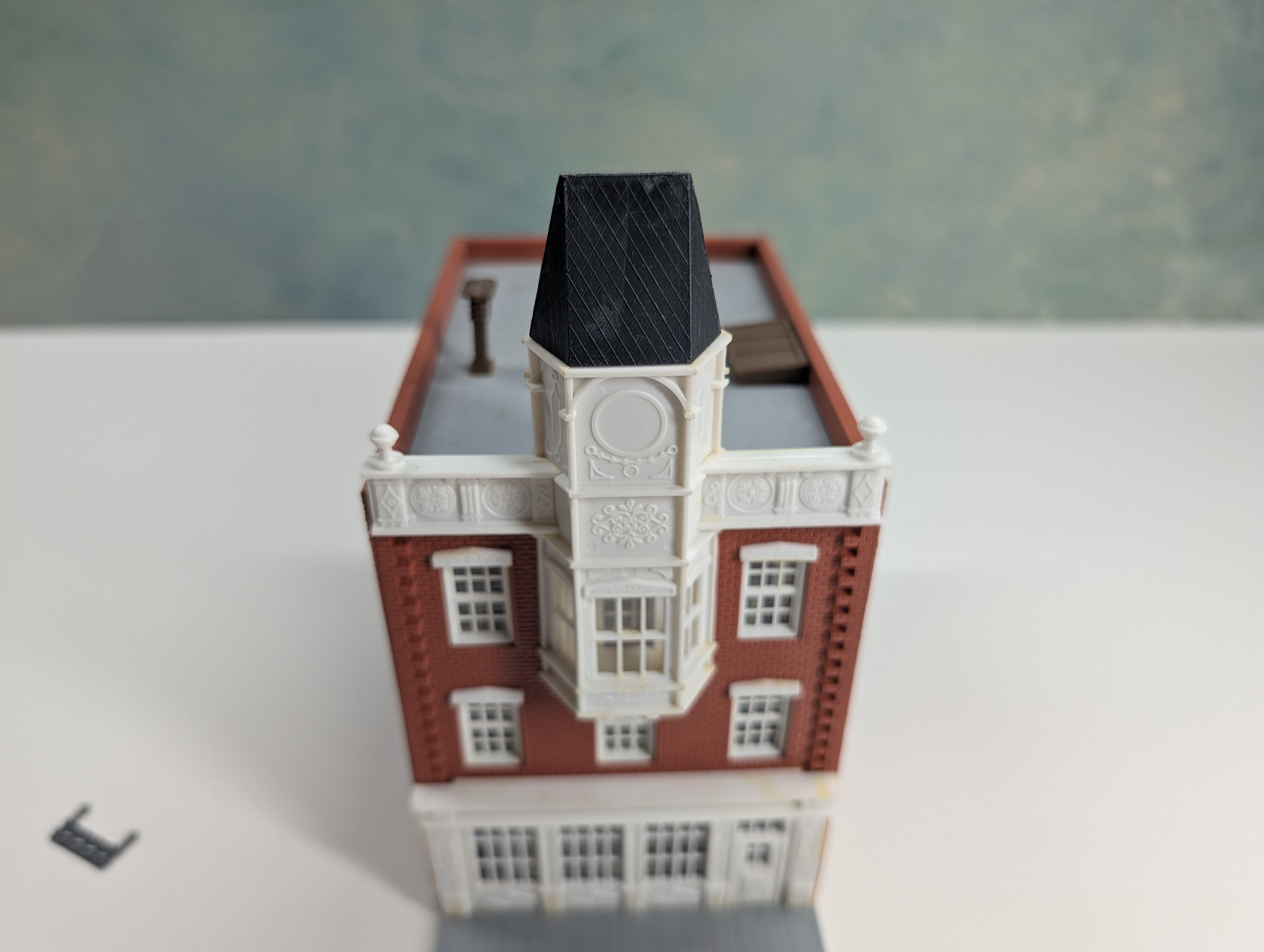 USED HO Scale Herald Star, Brick Building