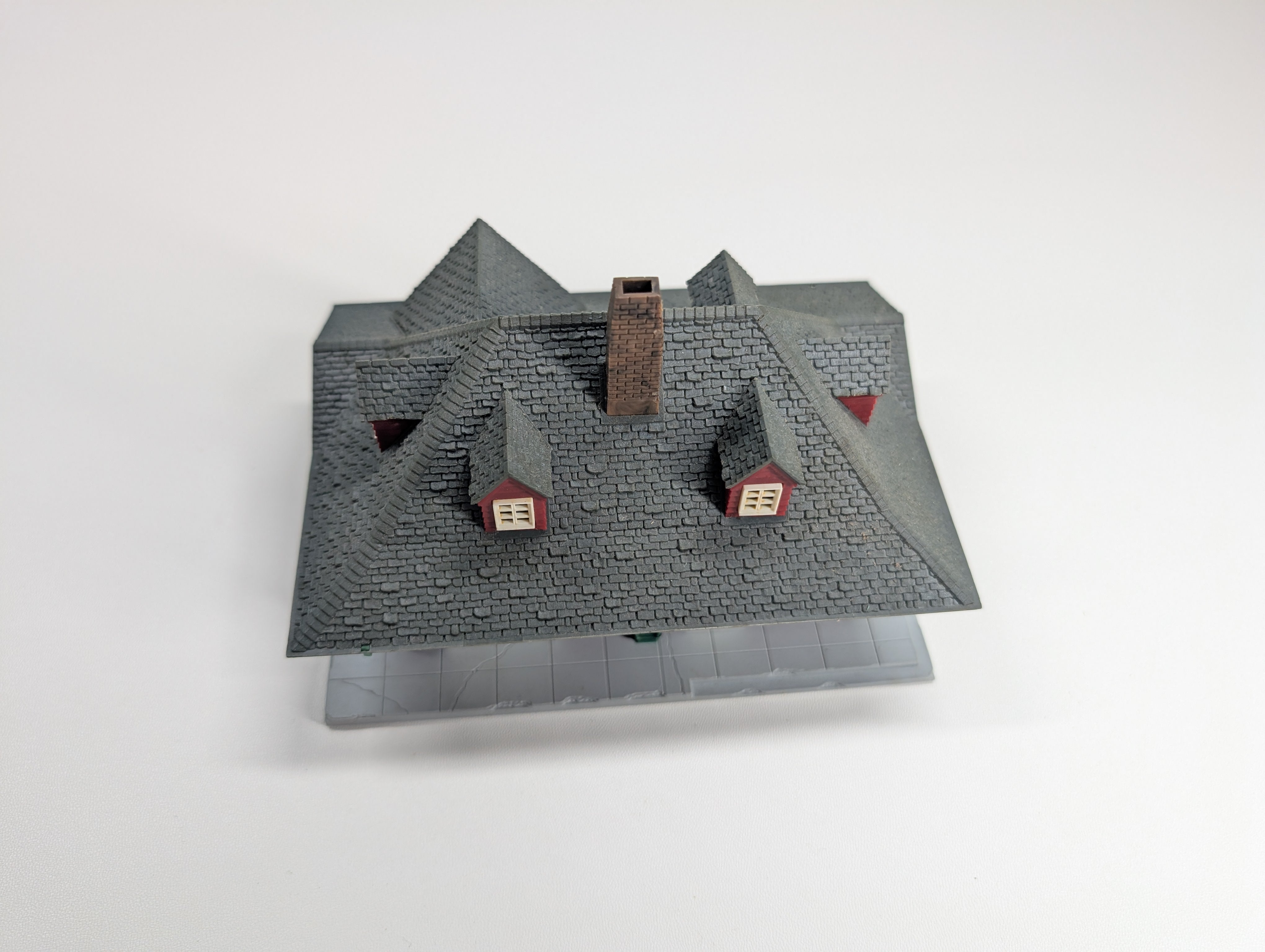 USED HO Scale Small Passenger Station