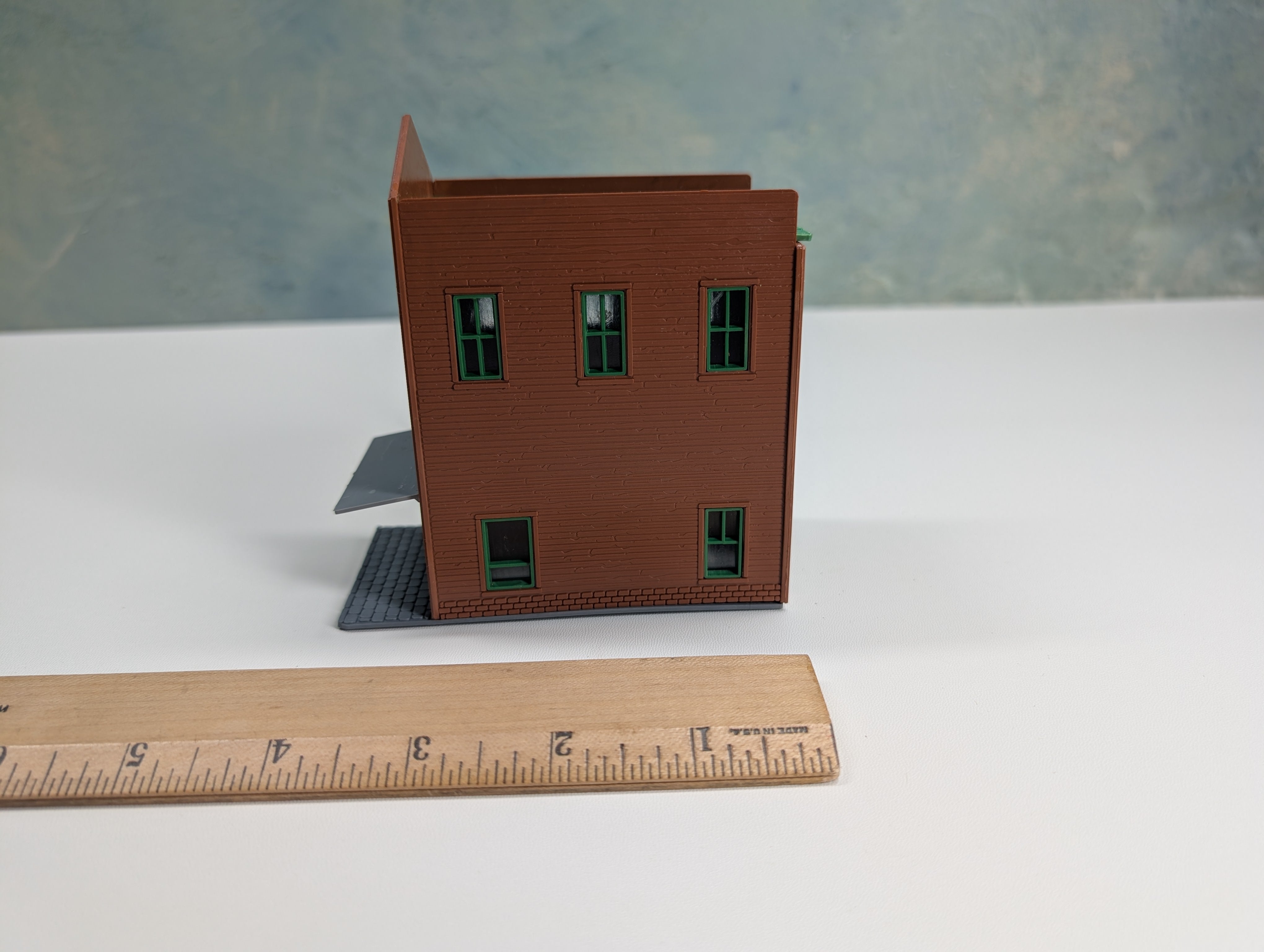USED HO Scale Boarding House