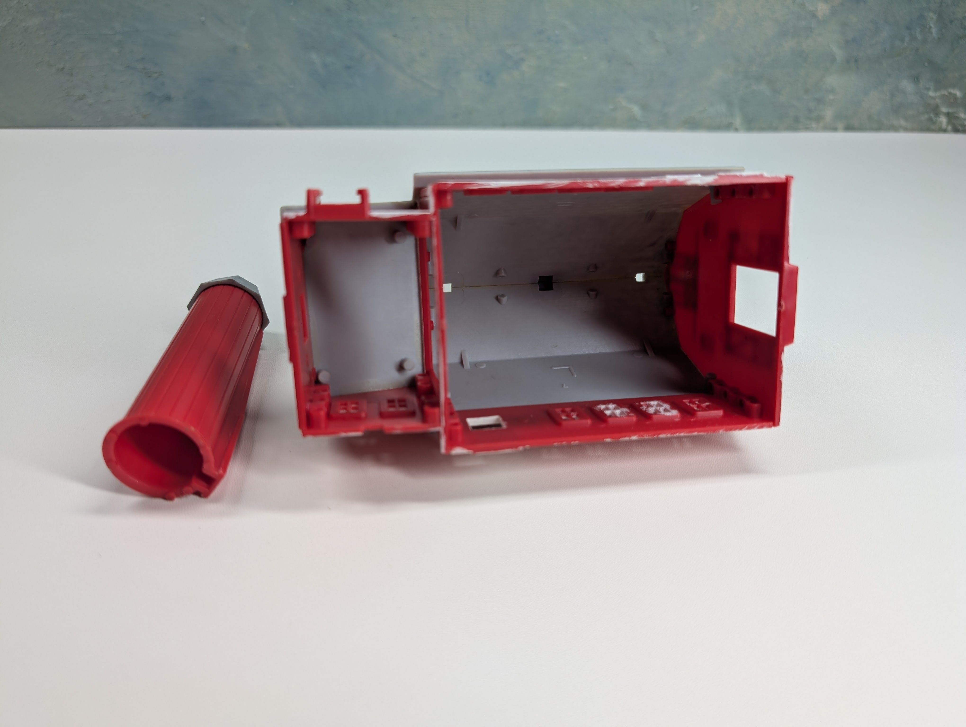 USED HO Scale Red Barn