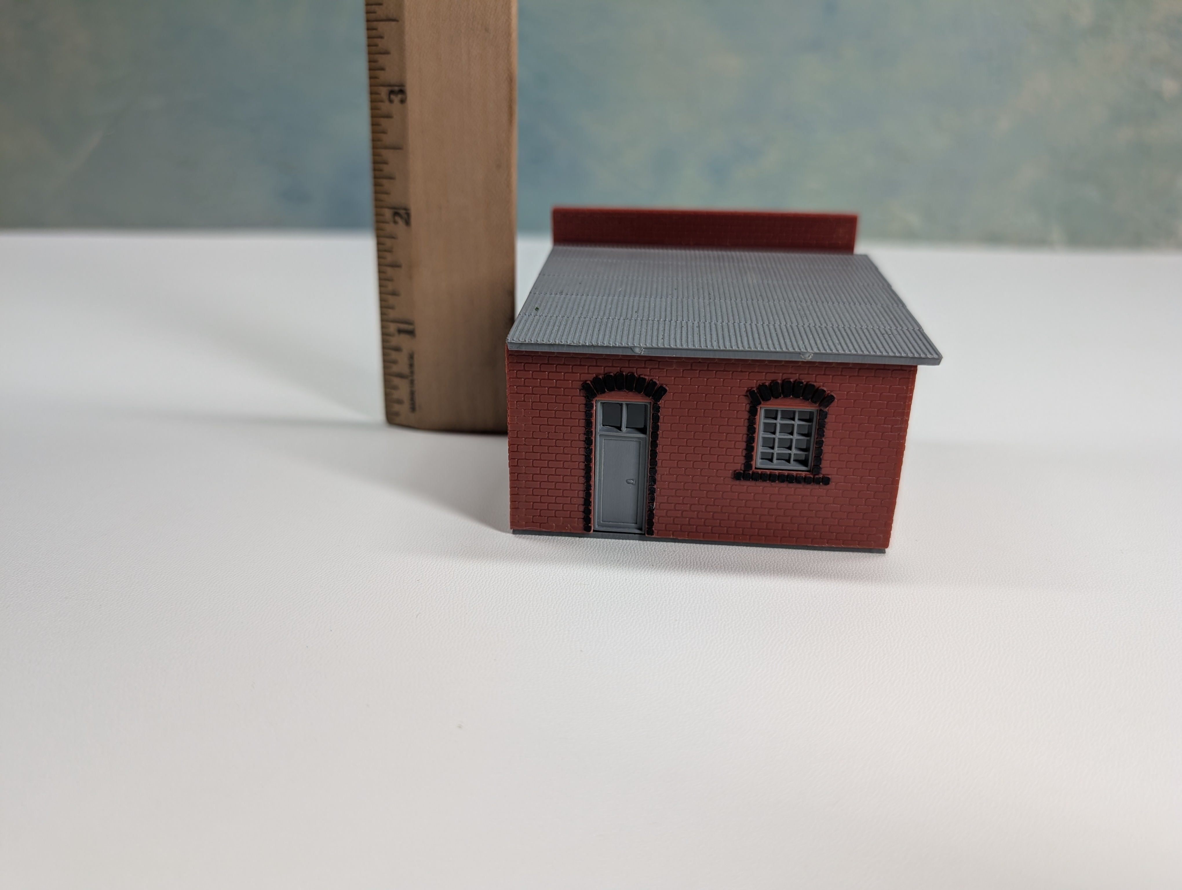 USED HO Scale Small Brick Garage