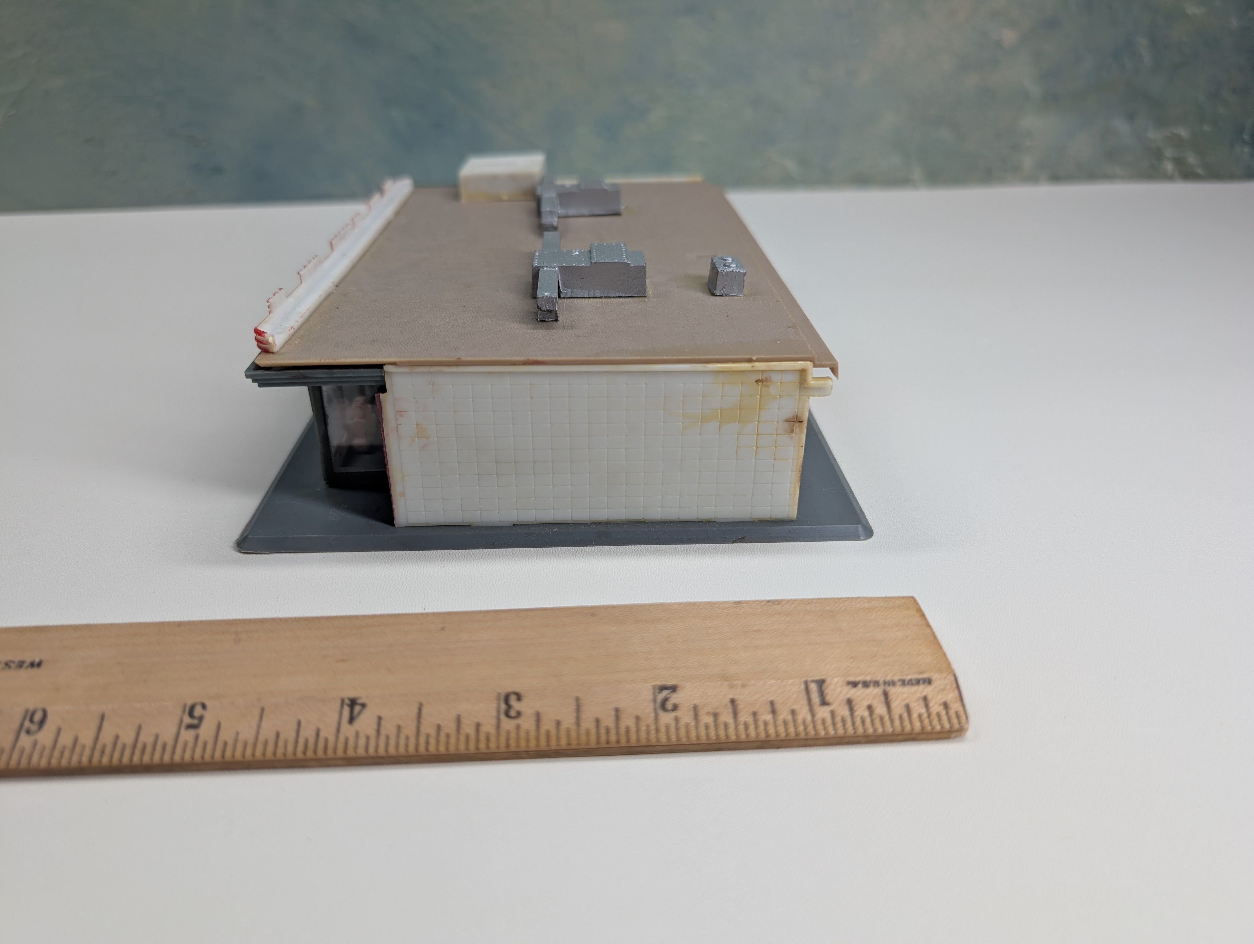 USED HO Scale 7 Eleven Convenience Store