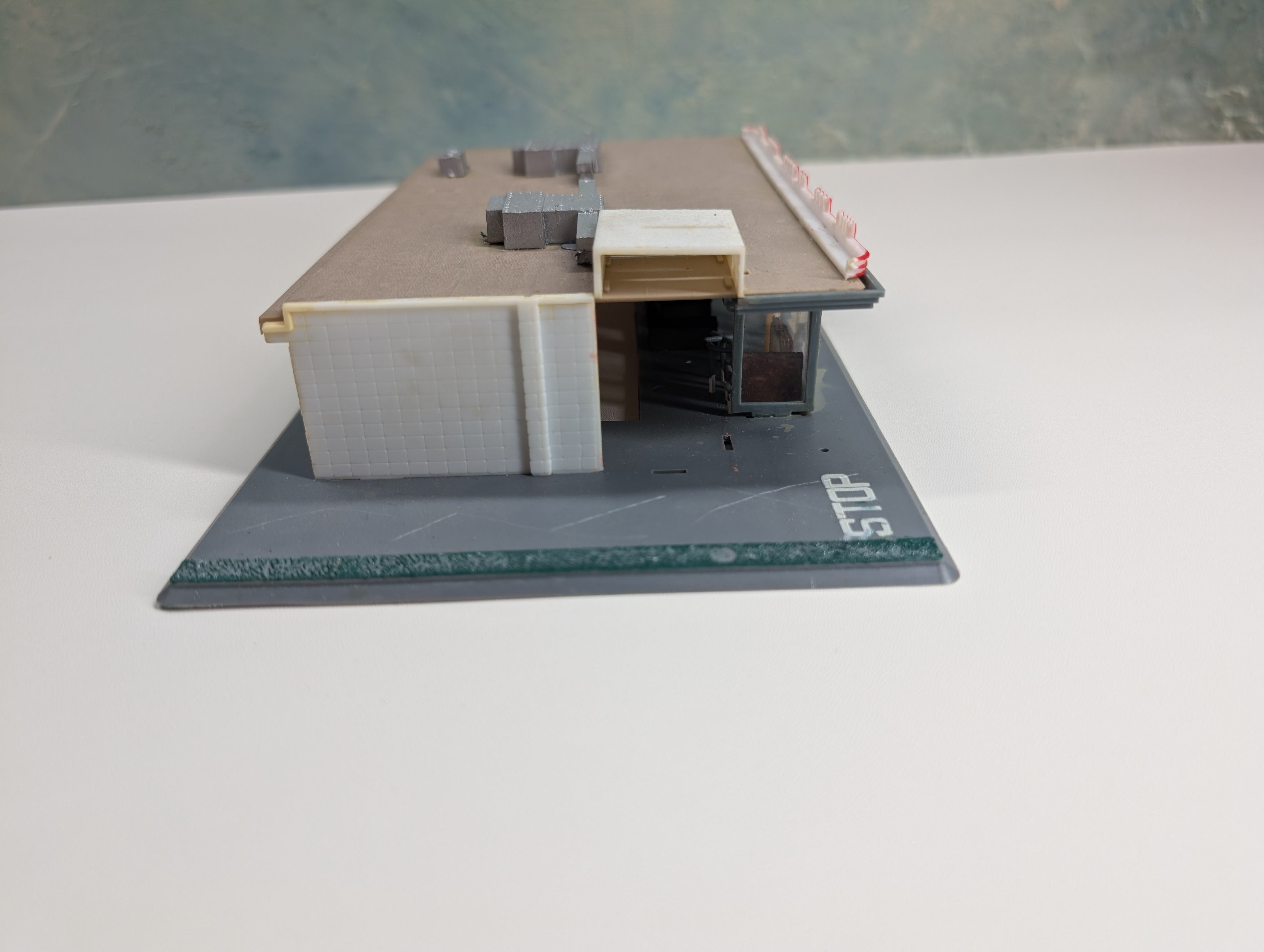 USED HO Scale 7 Eleven Convenience Store
