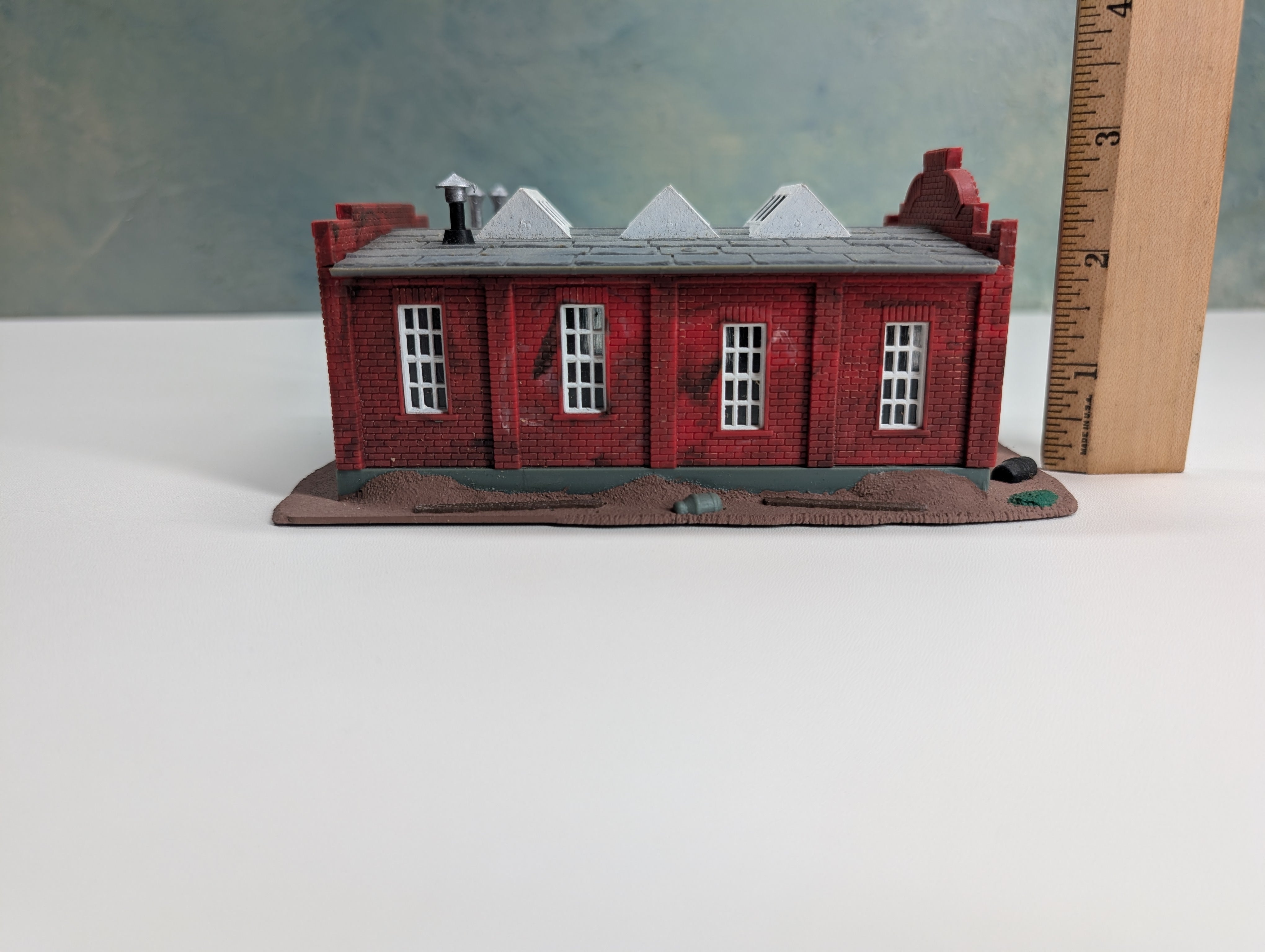 USED HO Scale Brick Warehouse