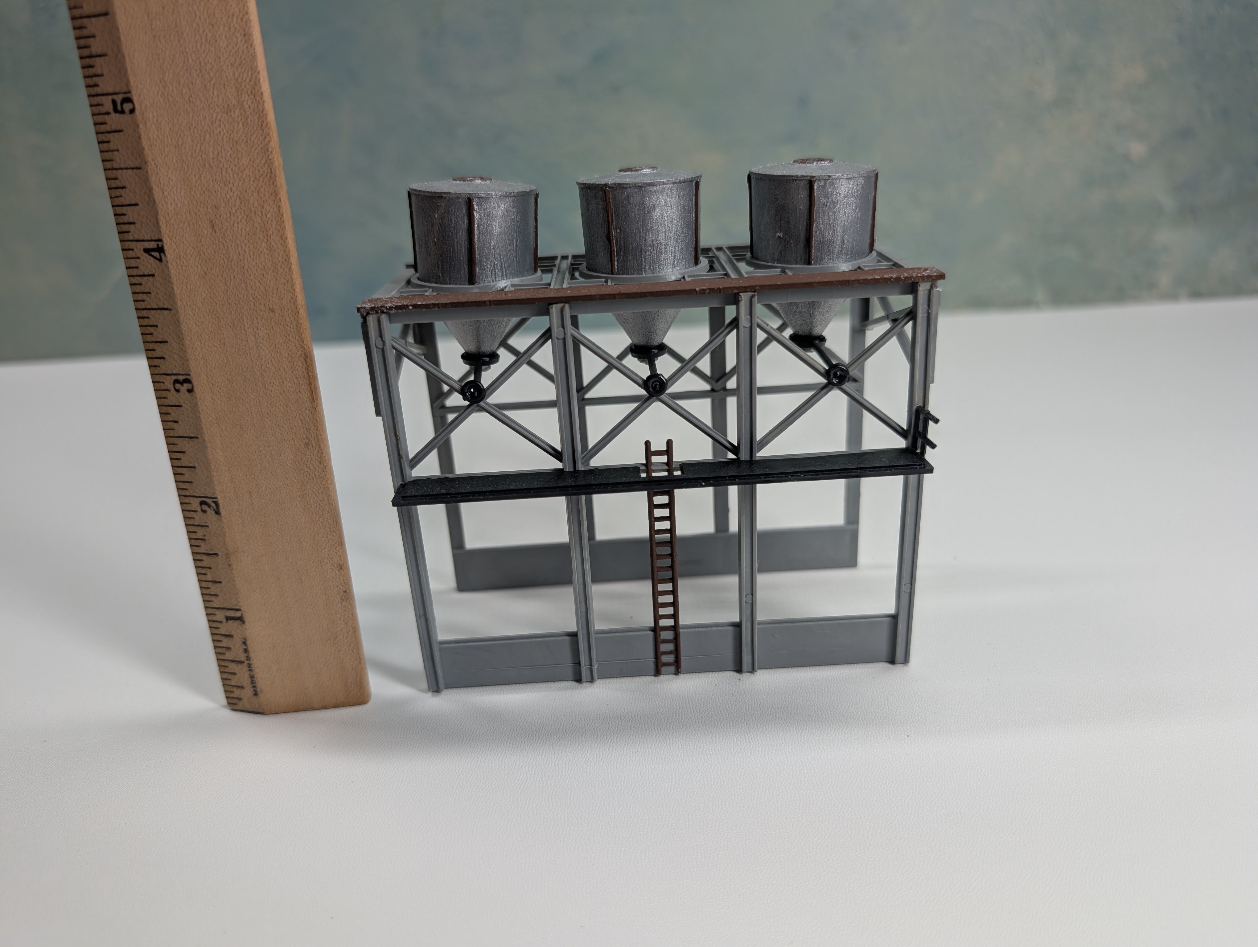 USED HO Scale Fueling Depot