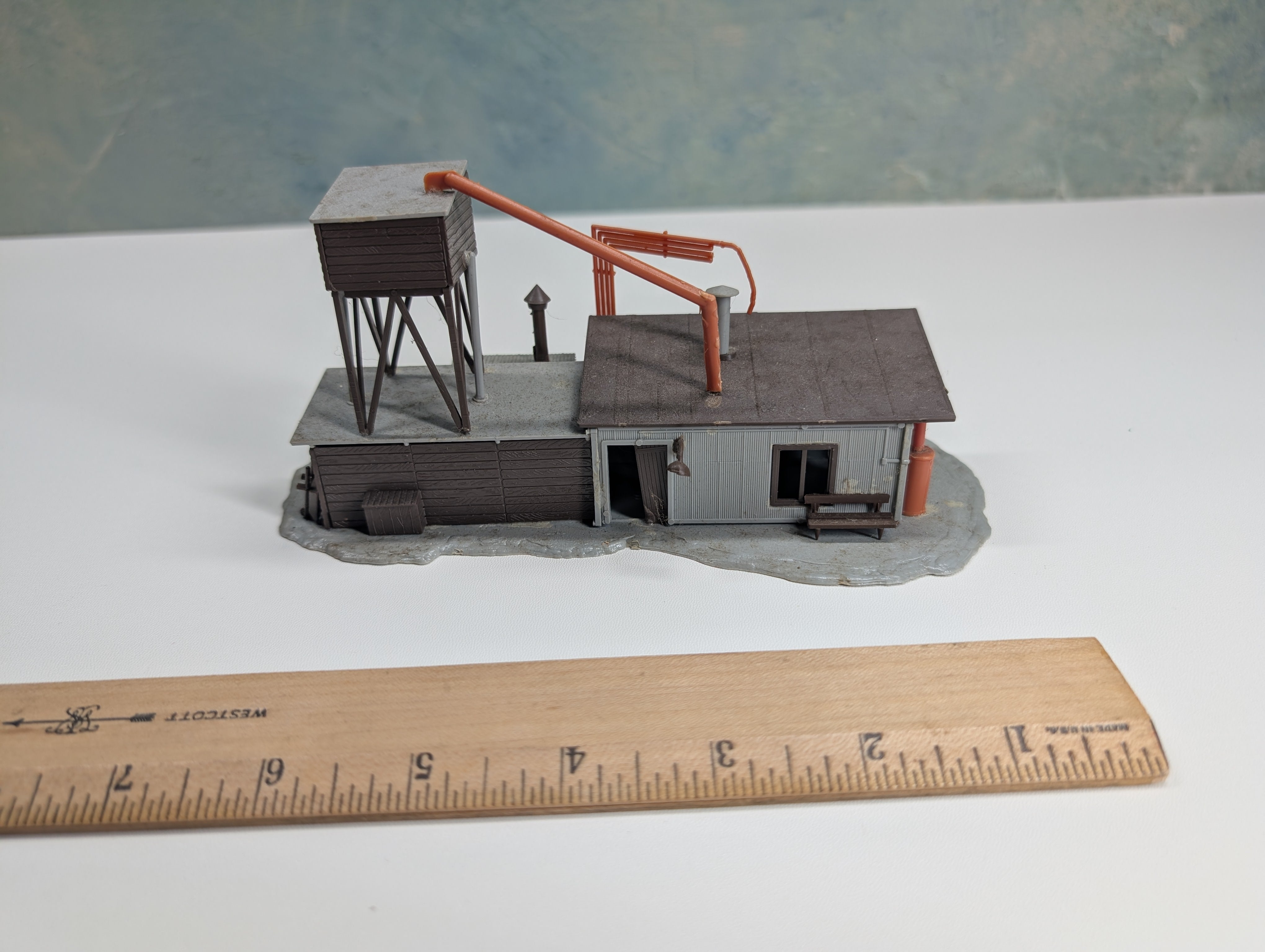 USED HO Scale Sand & Pump House