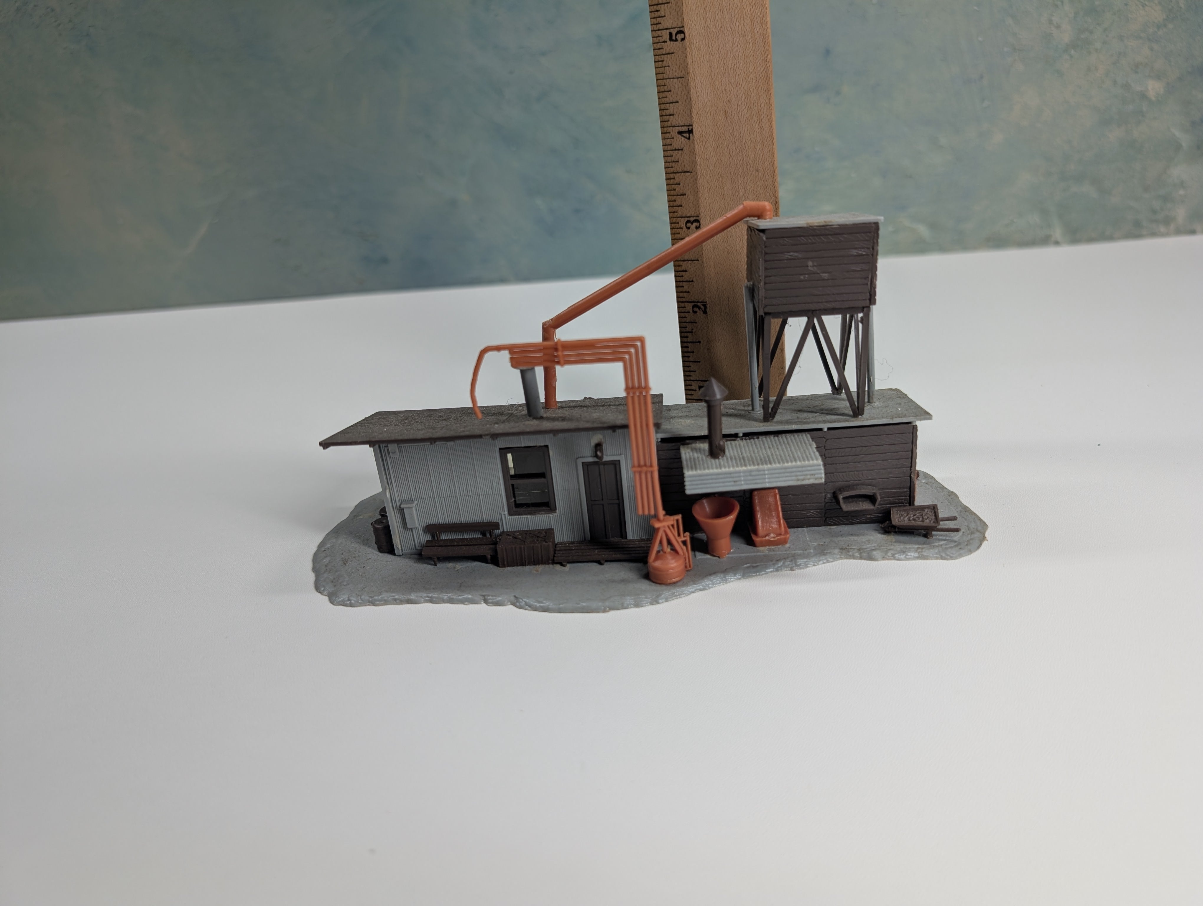 USED HO Scale Sand & Pump House